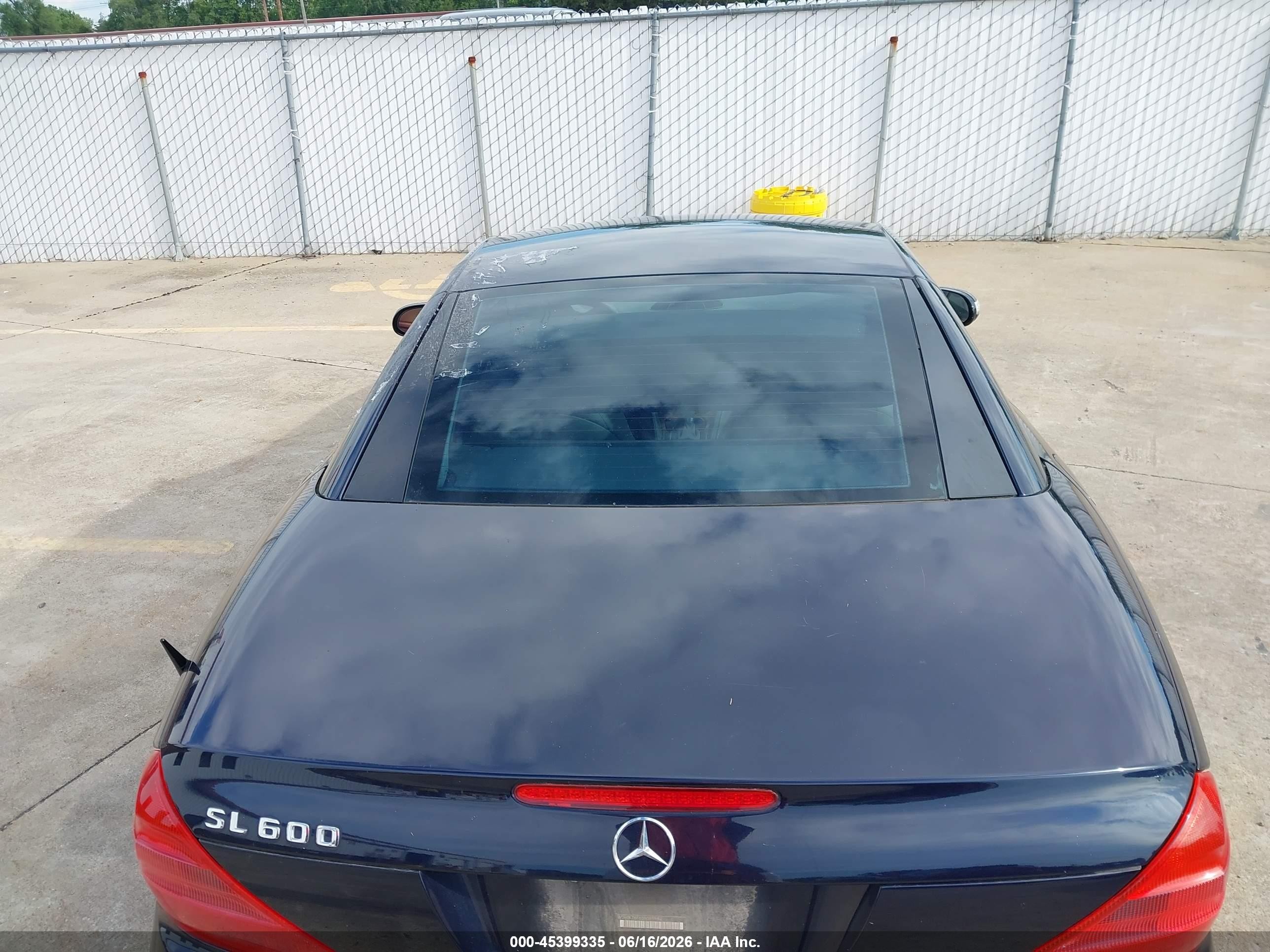 2005 Mercedes-benz Sl 600   Blue vin: WDBSK76F65F095982