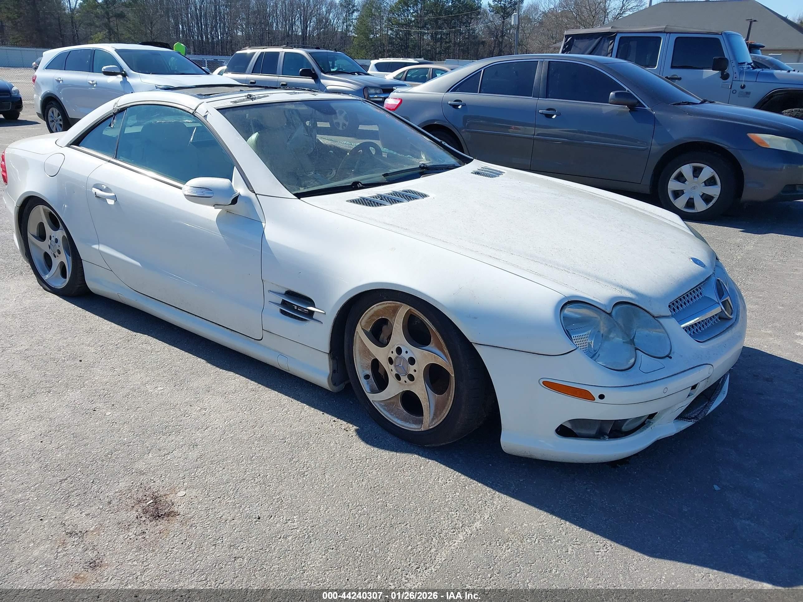 2005 Mercedes-benz Sl 600   White vin: WDBSK76FX5F096231