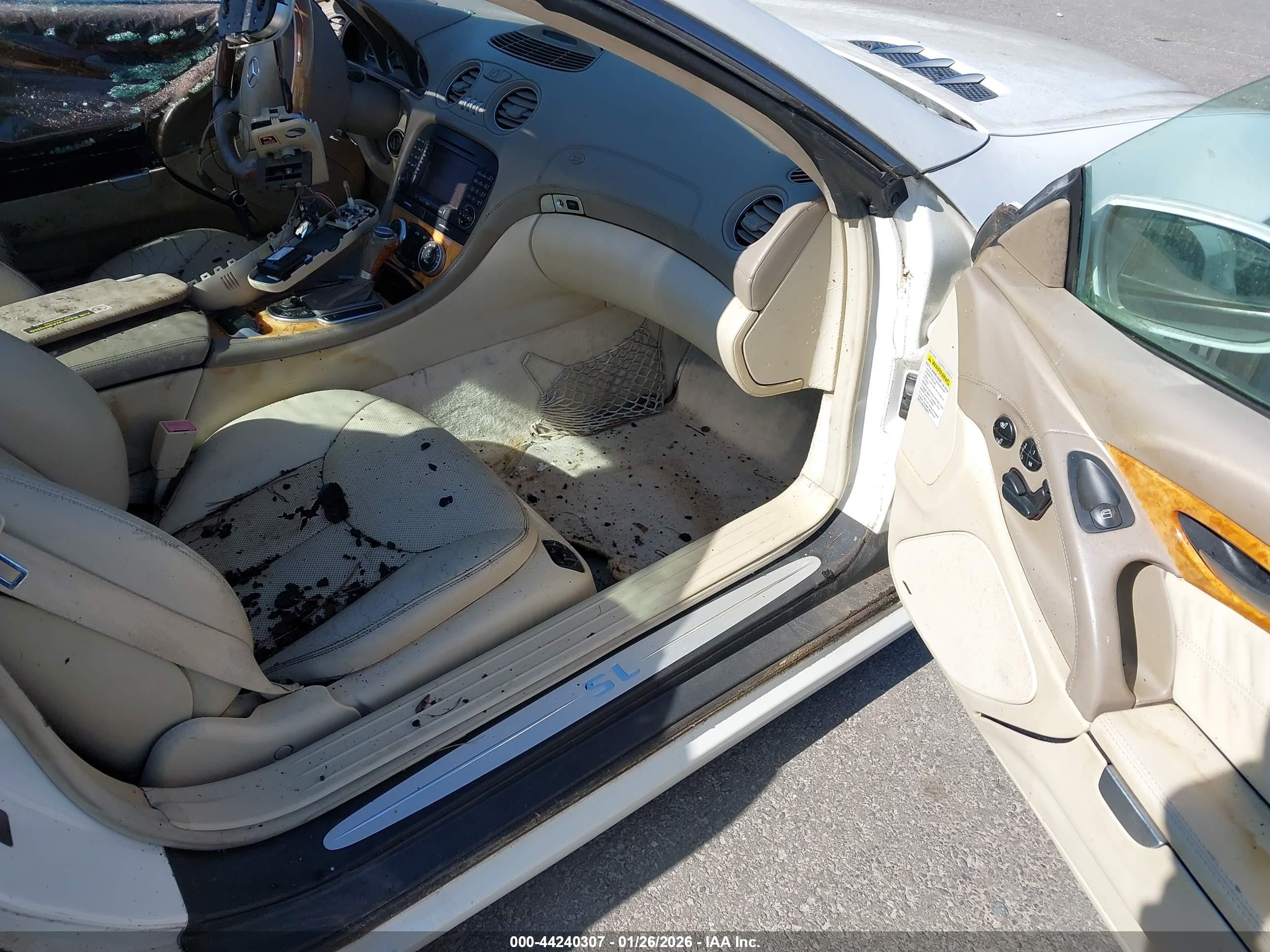 2005 Mercedes-benz Sl 600   Белый vin: WDBSK76FX5F096231