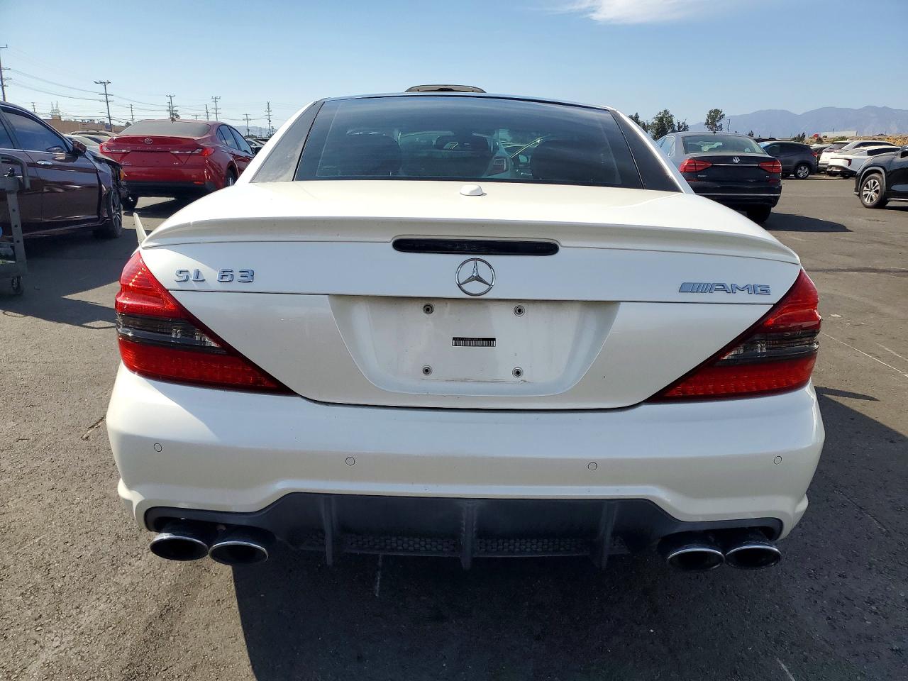 2011 Mercedes-benz Sl 63 Amg White vin: WDBSK7AA9BF161433