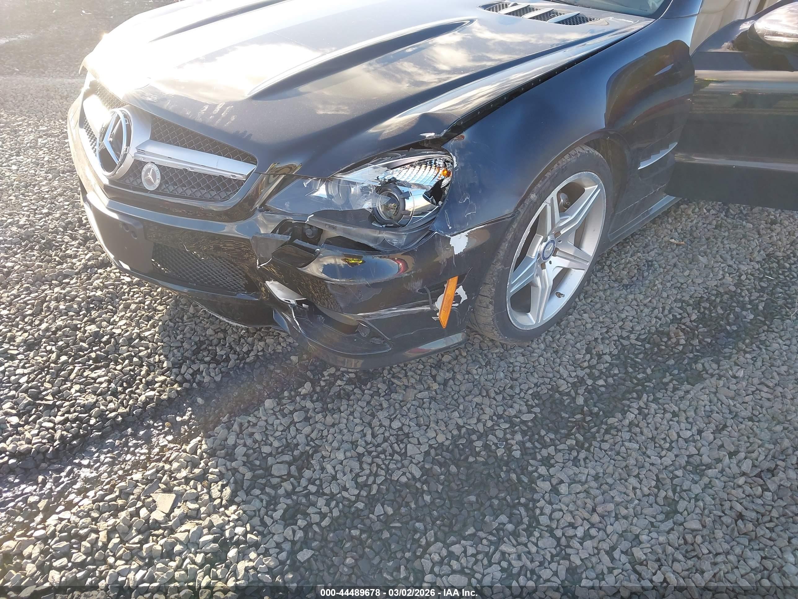 2011 Mercedes-benz Sl 550   Black vin: WDBSK7BA0BF164526