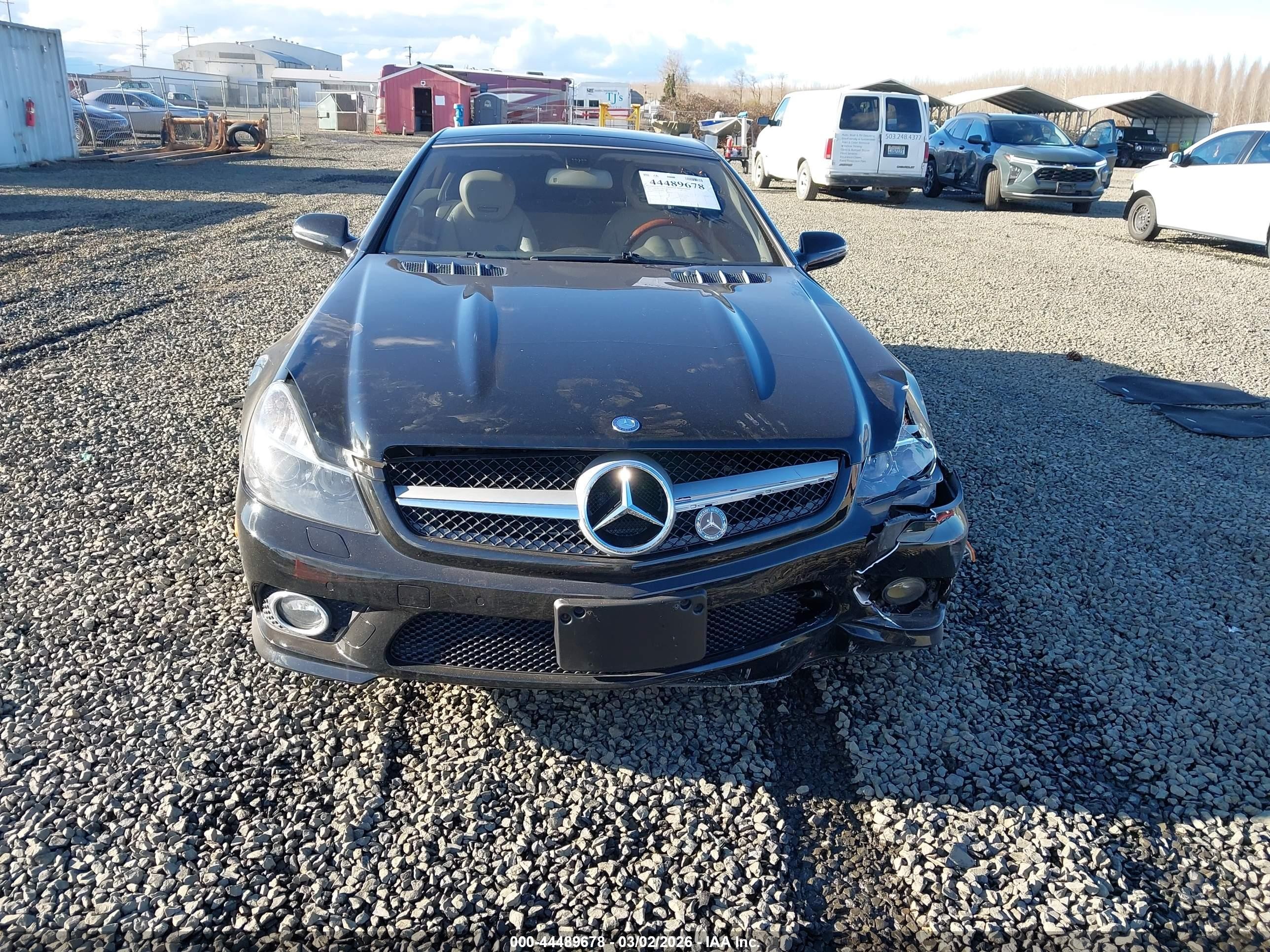2011 Mercedes-benz Sl 550   Black vin: WDBSK7BA0BF164526