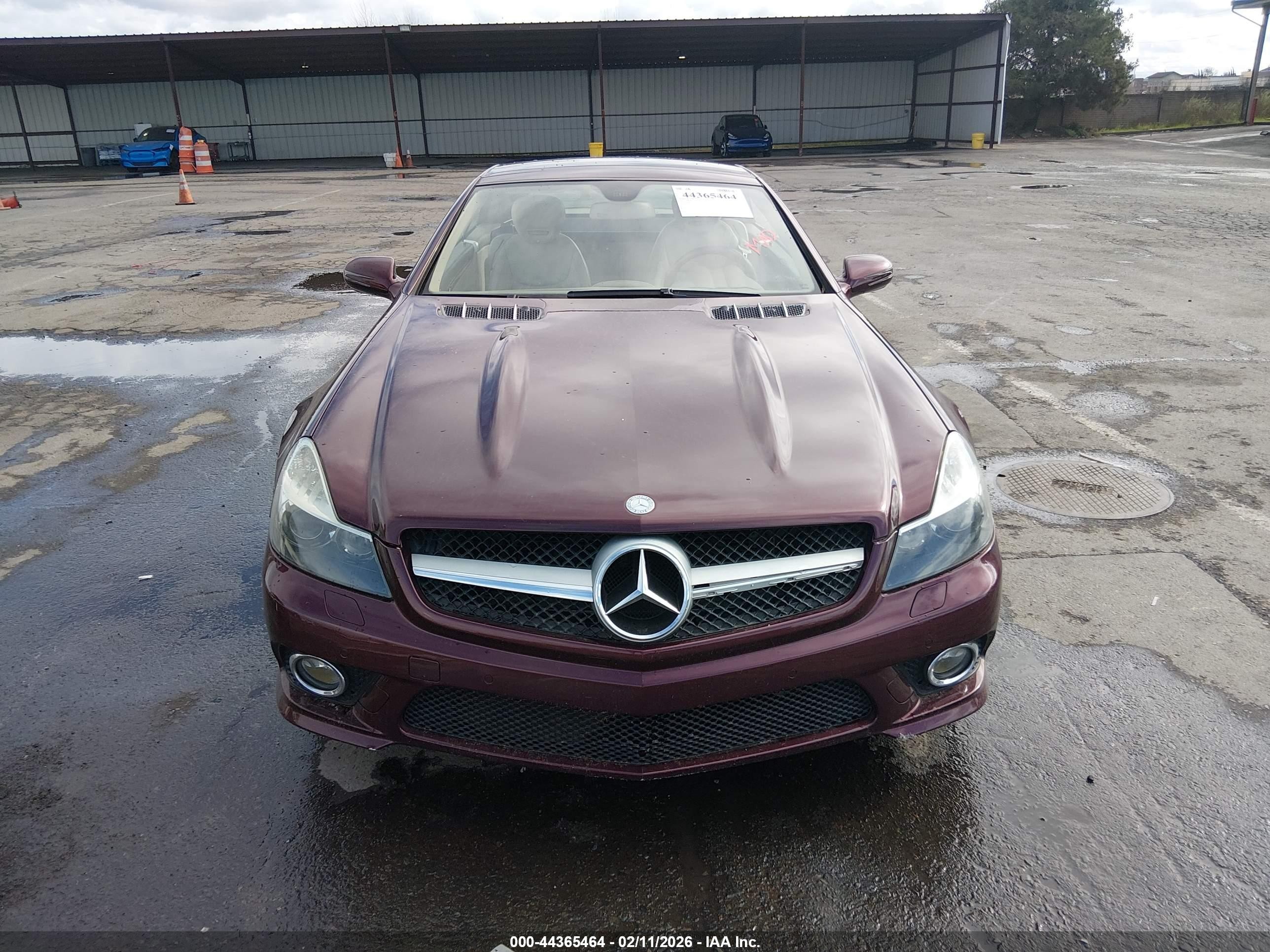2011 Mercedes-benz Sl 550   Burgundy vin: WDBSK7BA0BF166342