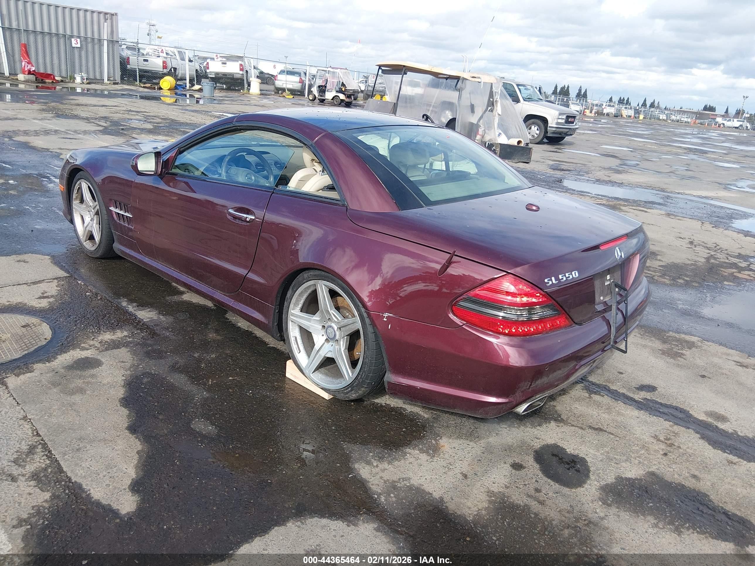2011 Mercedes-benz Sl 550   Burgundy vin: WDBSK7BA0BF166342