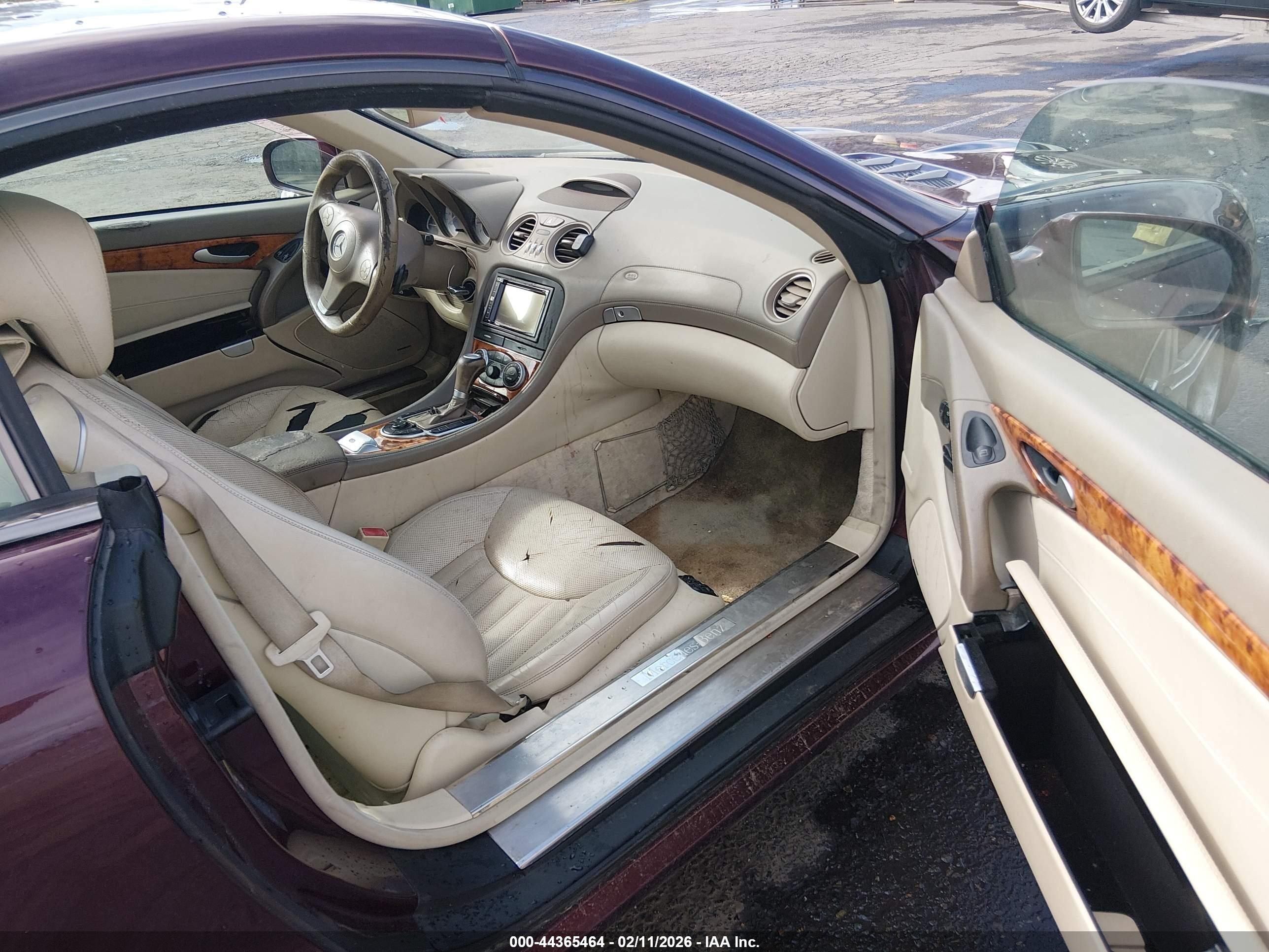 2011 Mercedes-benz Sl 550   Burgundy vin: WDBSK7BA0BF166342
