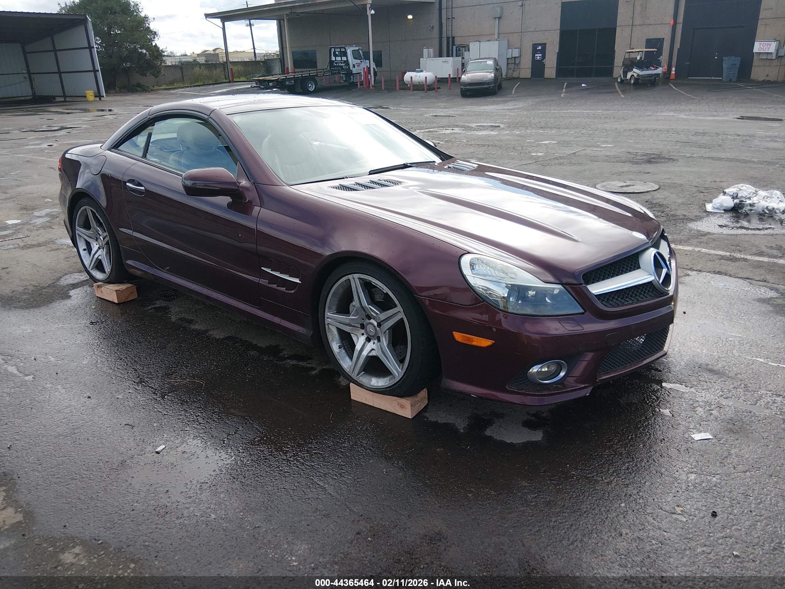2011 Mercedes-benz Sl 550   Бордовый vin: WDBSK7BA0BF166342