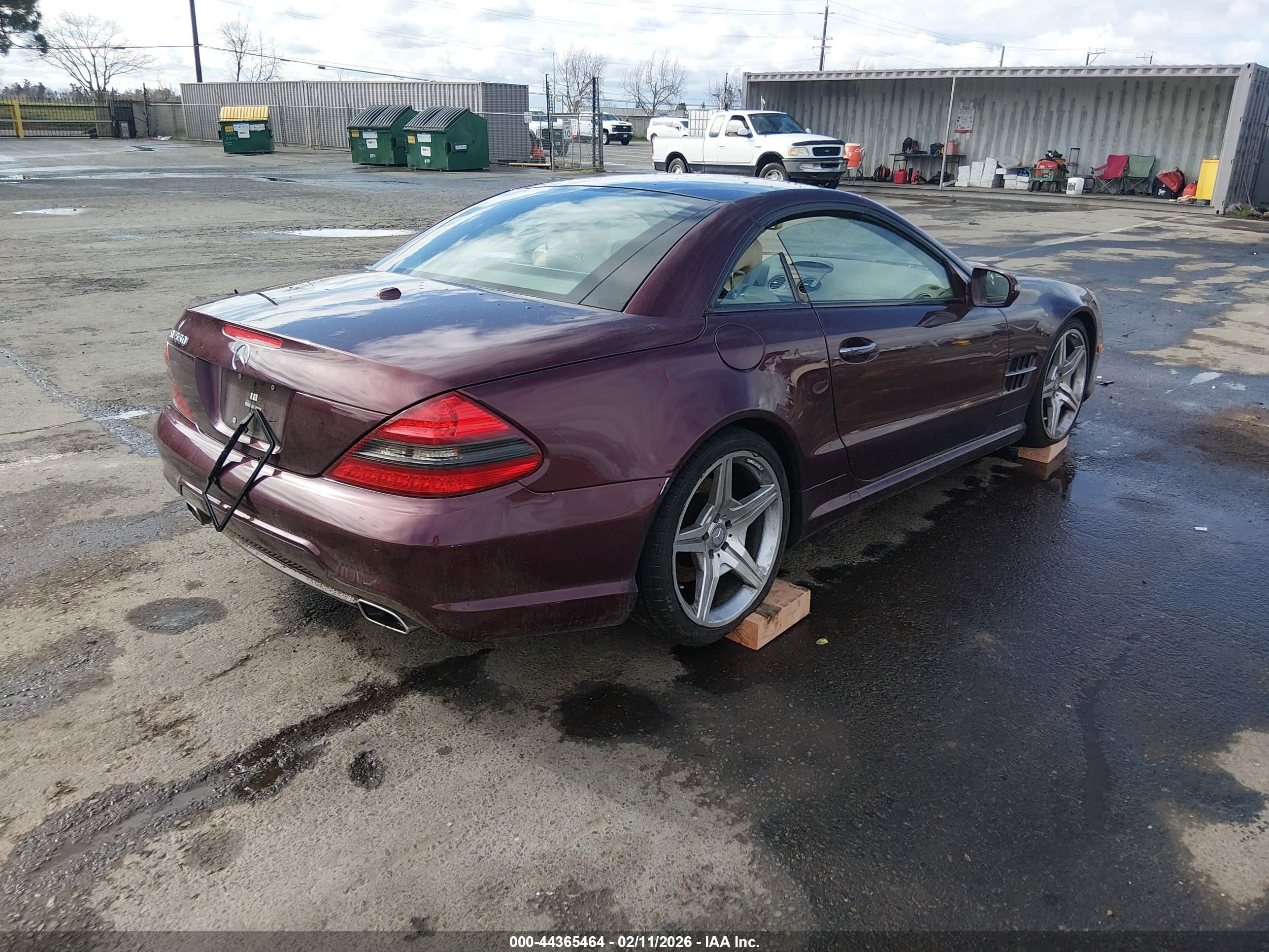 2011 Mercedes-benz Sl 550   Burgundy vin: WDBSK7BA0BF166342