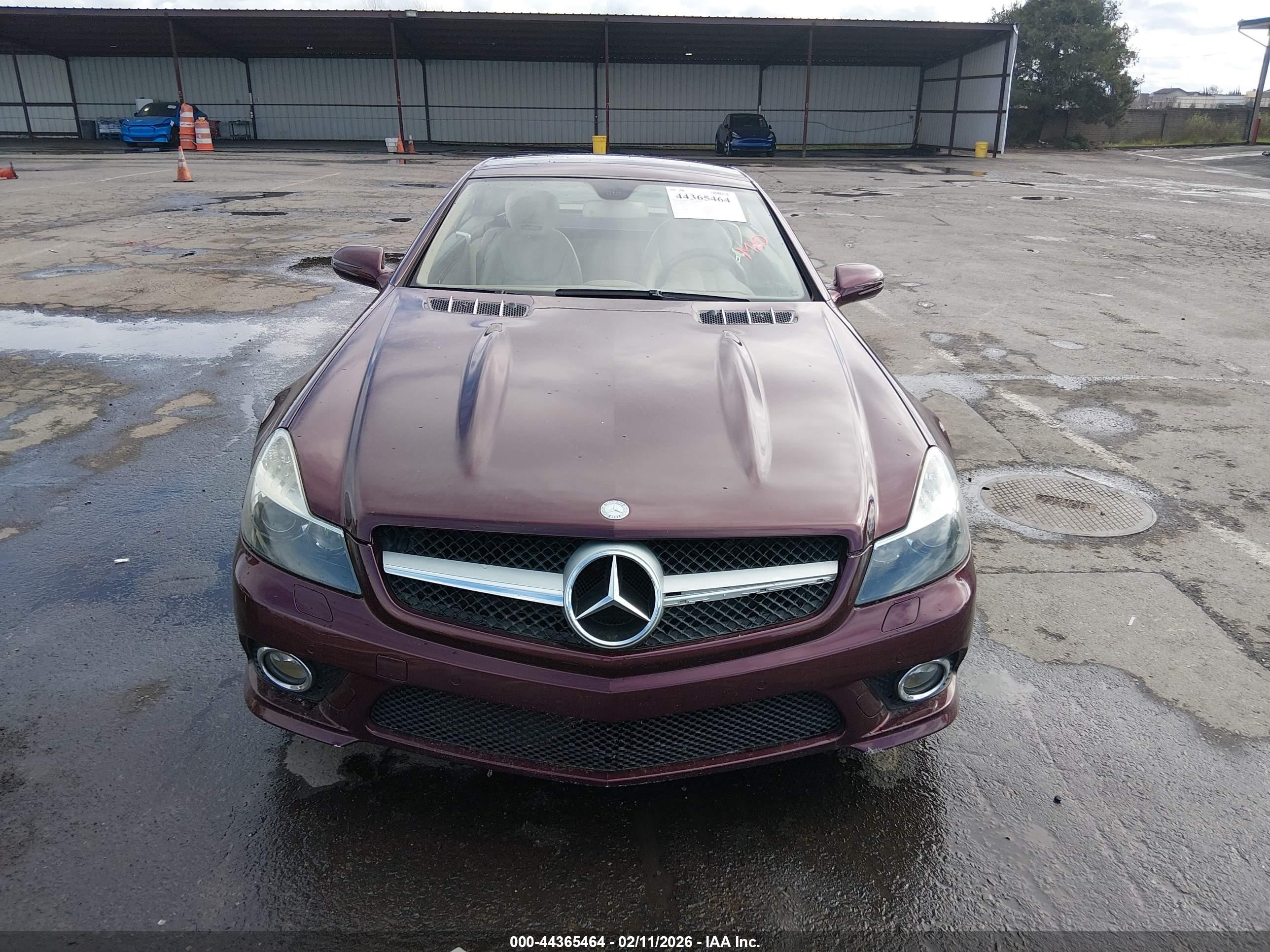 2011 Mercedes-benz Sl 550   Burgundy vin: WDBSK7BA0BF166342