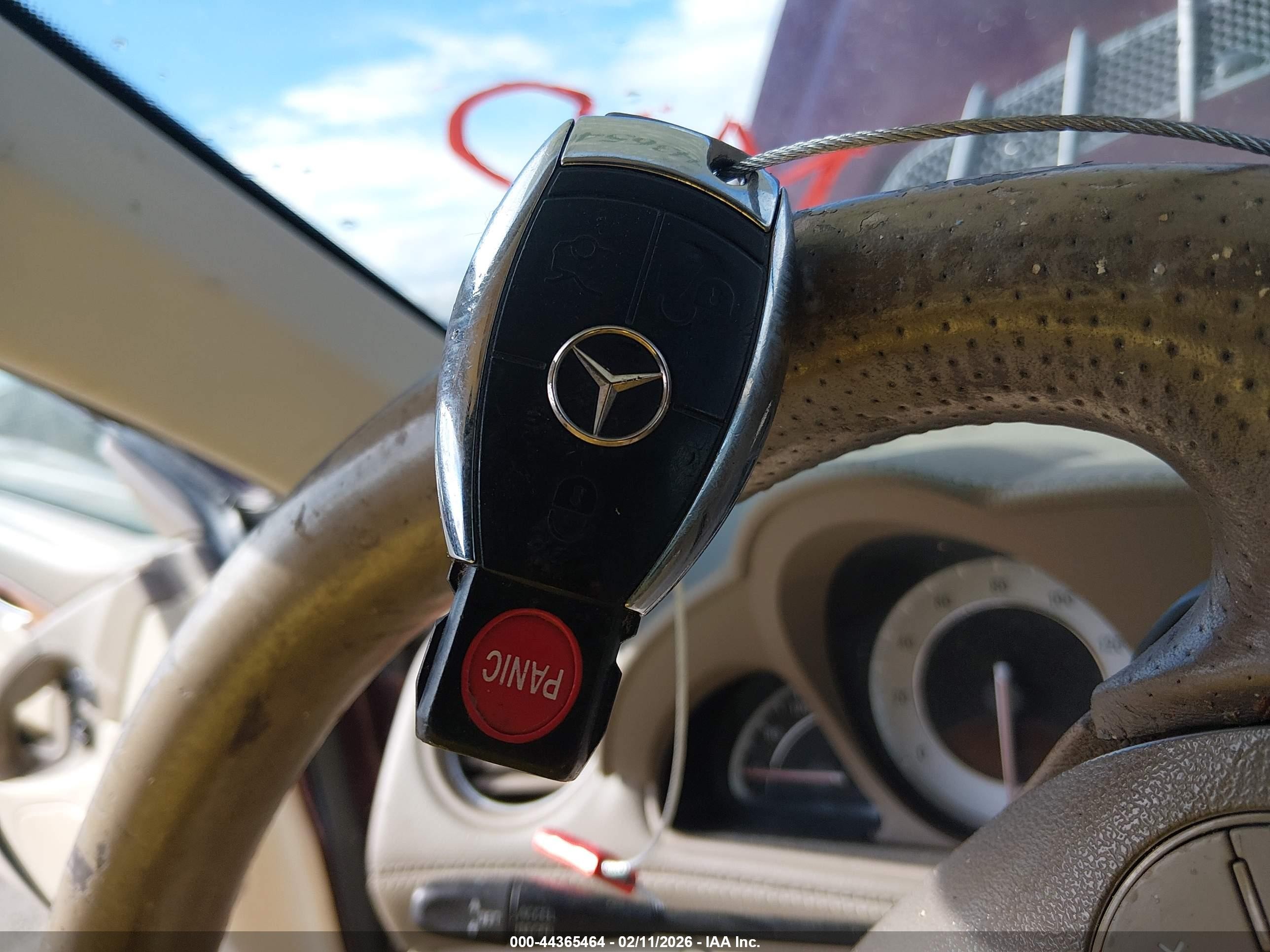 2011 Mercedes-benz Sl 550   Burgundy vin: WDBSK7BA0BF166342