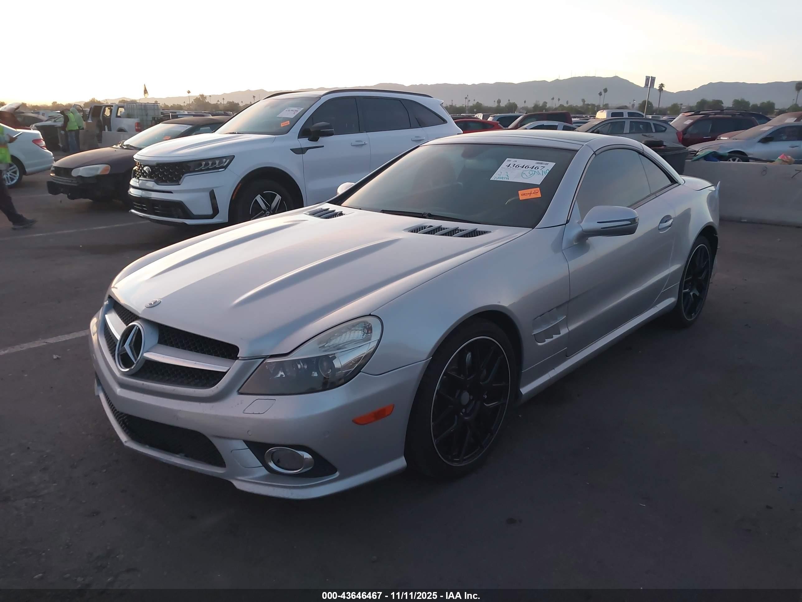 2011 Mercedes-benz Sl 550   Серый vin: WDBSK7BA4BF161807
