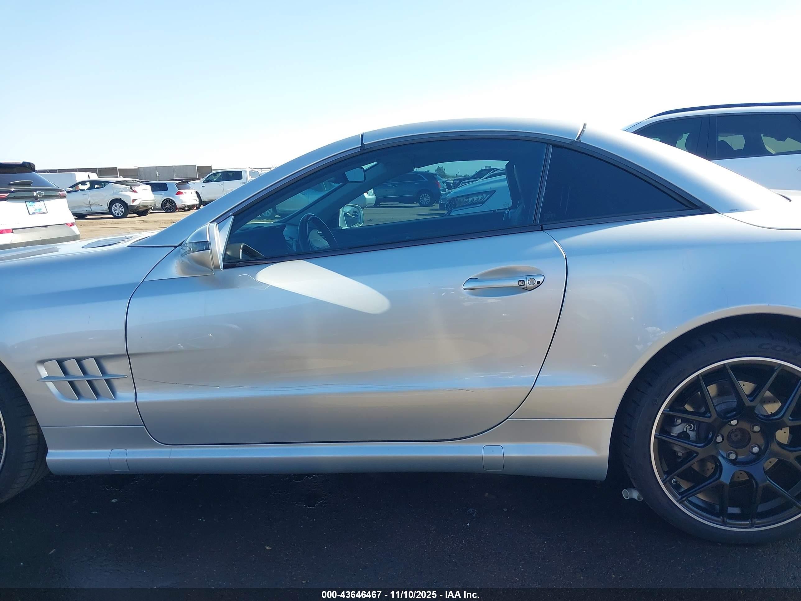 2011 Mercedes-benz Sl 550   Серый vin: WDBSK7BA4BF161807