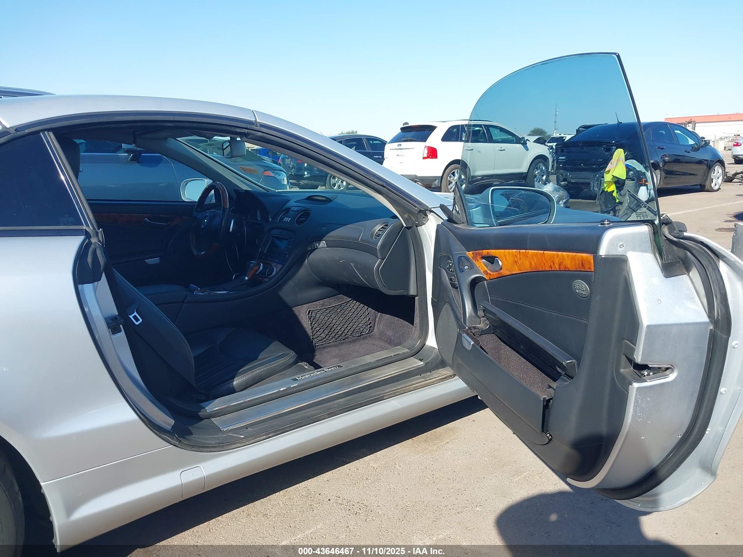2011 Mercedes-benz Sl 550   Серый vin: WDBSK7BA4BF161807