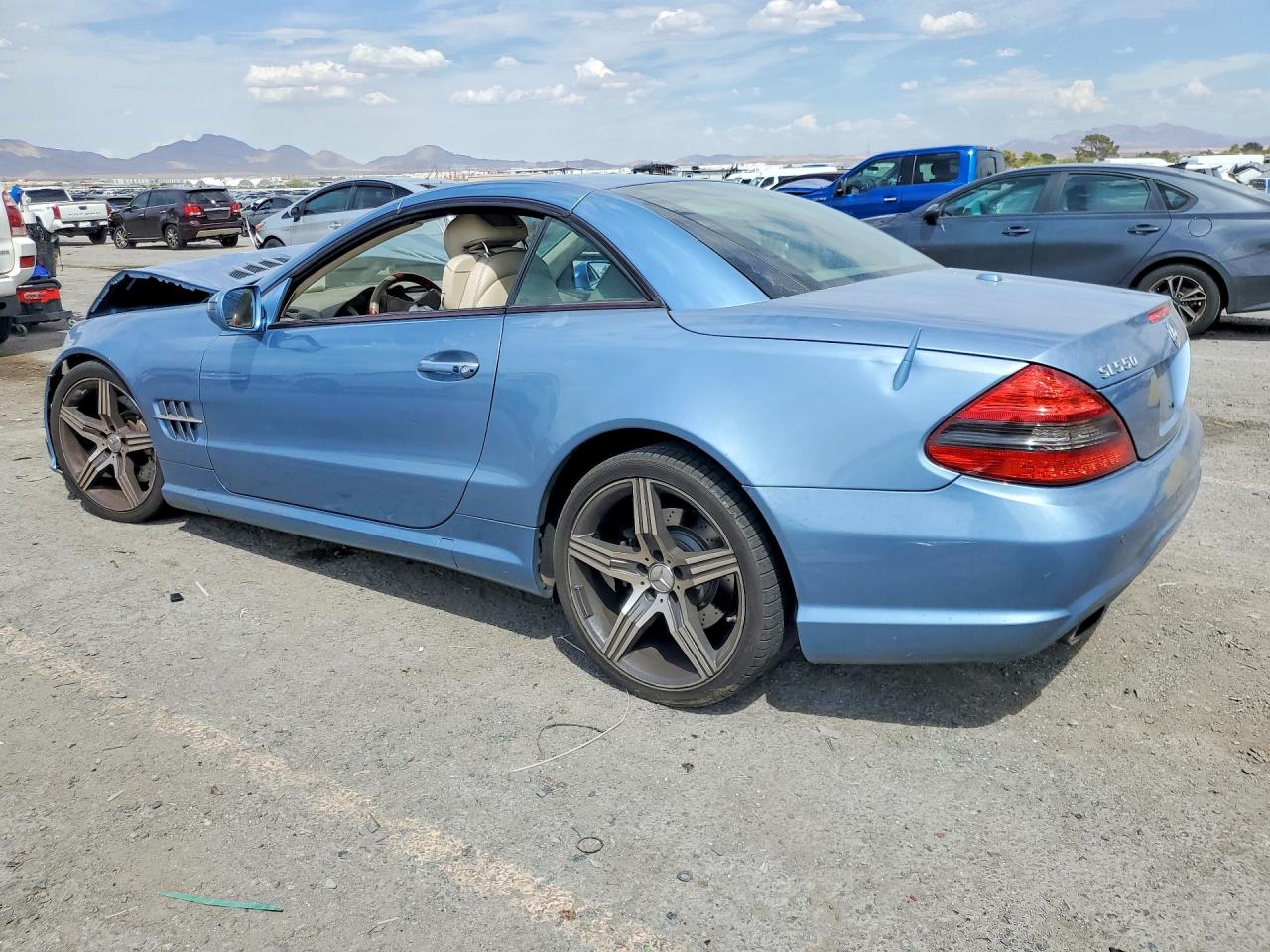 2011 Mercedes-benz Sl 550 Blue vin: WDBSK7BA4BF163346