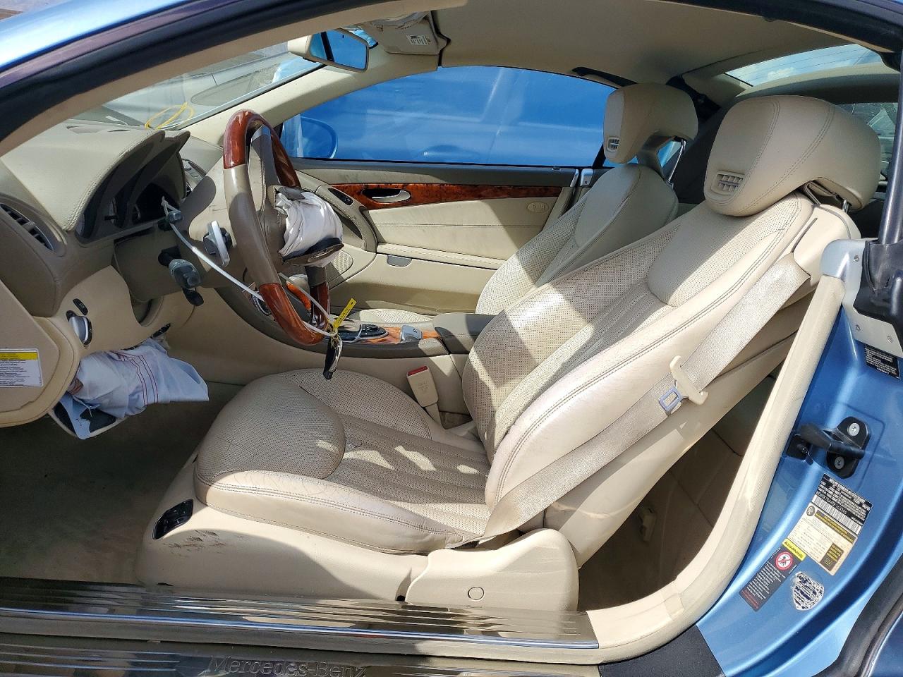 2011 Mercedes-benz Sl 550 Blue vin: WDBSK7BA4BF163346