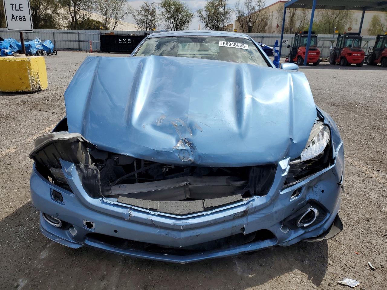 2011 Mercedes-benz Sl 550 Blue vin: WDBSK7BA4BF163346