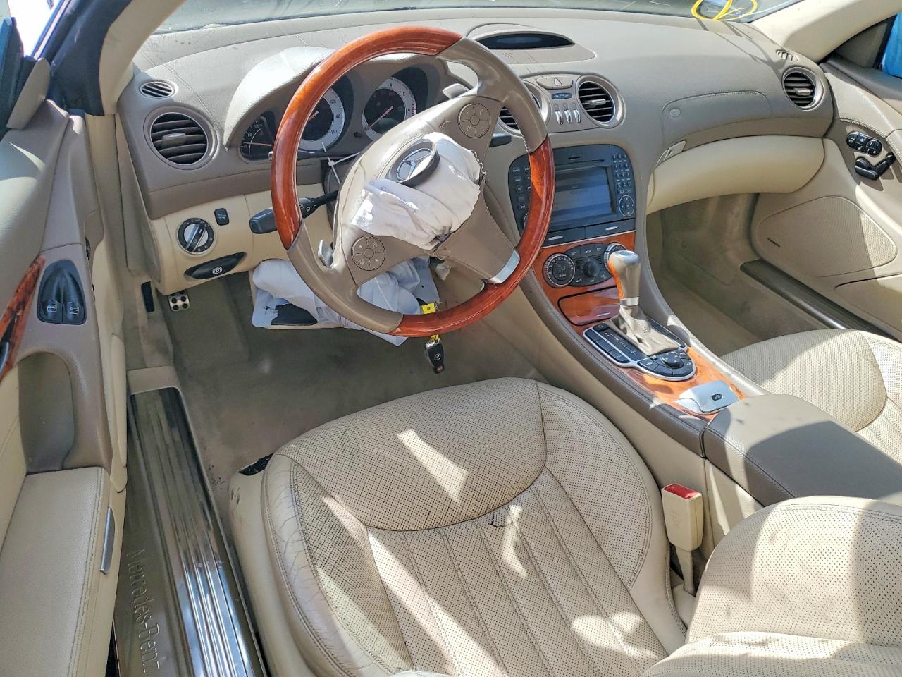 2011 Mercedes-benz Sl 550 Blue vin: WDBSK7BA4BF163346