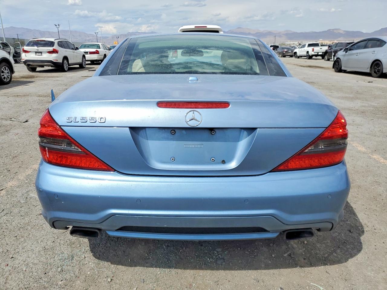 2011 Mercedes-benz Sl 550 Blue vin: WDBSK7BA4BF163346