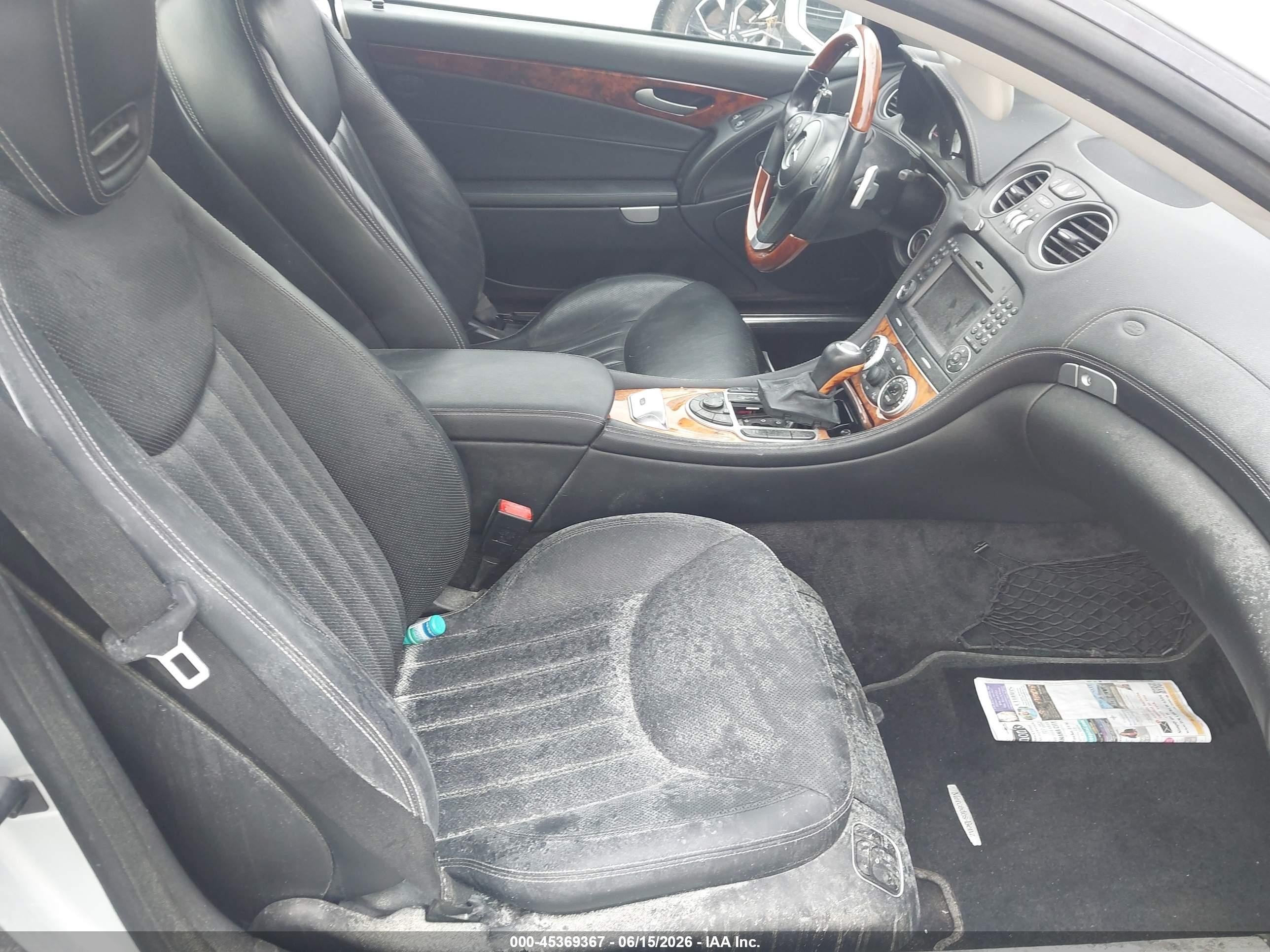 2011 Mercedes-benz Sl 550   Серебряный vin: WDBSK7BA5BF161590