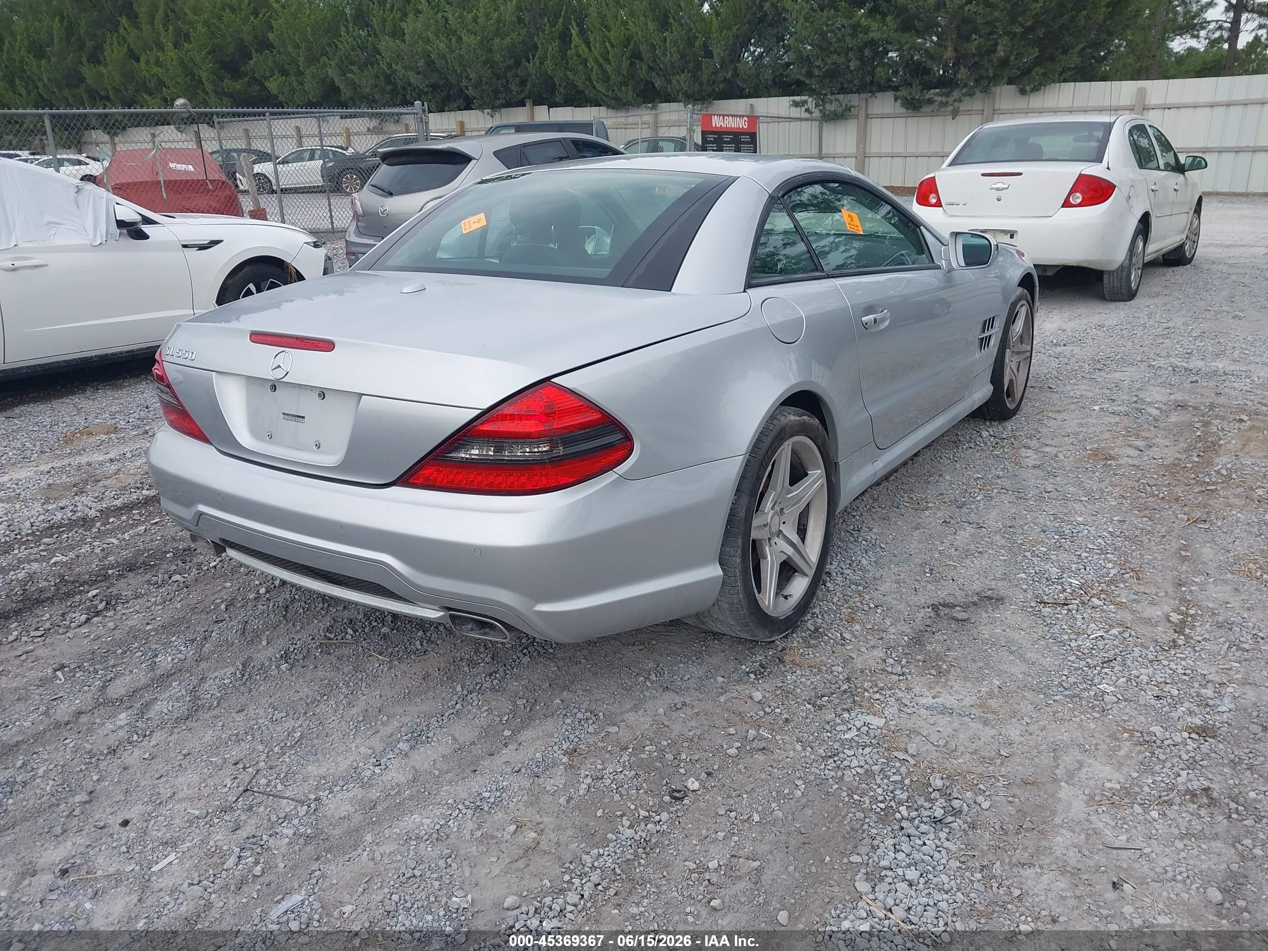 2011 Mercedes-benz Sl 550   Серебряный vin: WDBSK7BA5BF161590