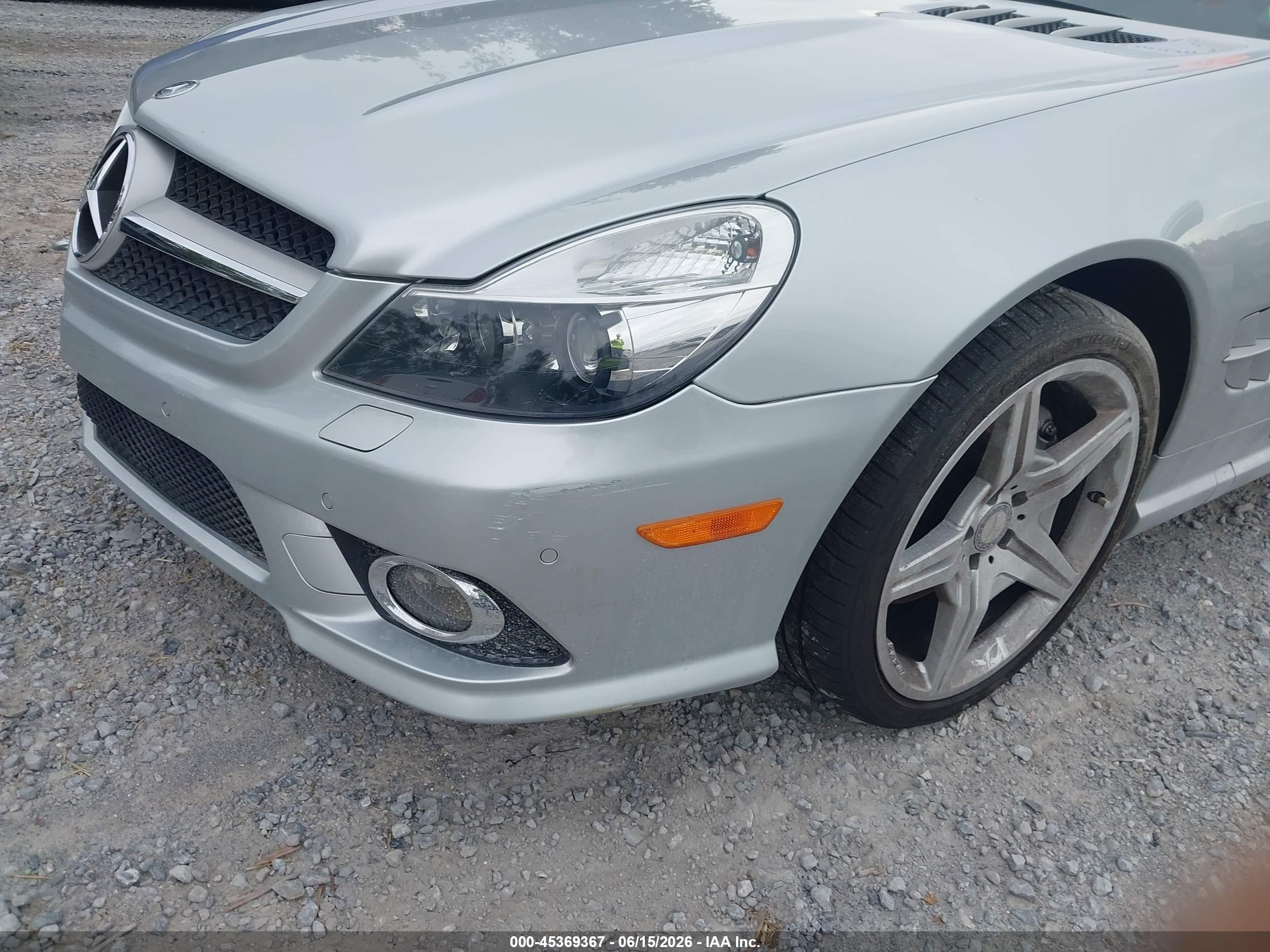 2011 Mercedes-benz Sl 550   Серебряный vin: WDBSK7BA5BF161590
