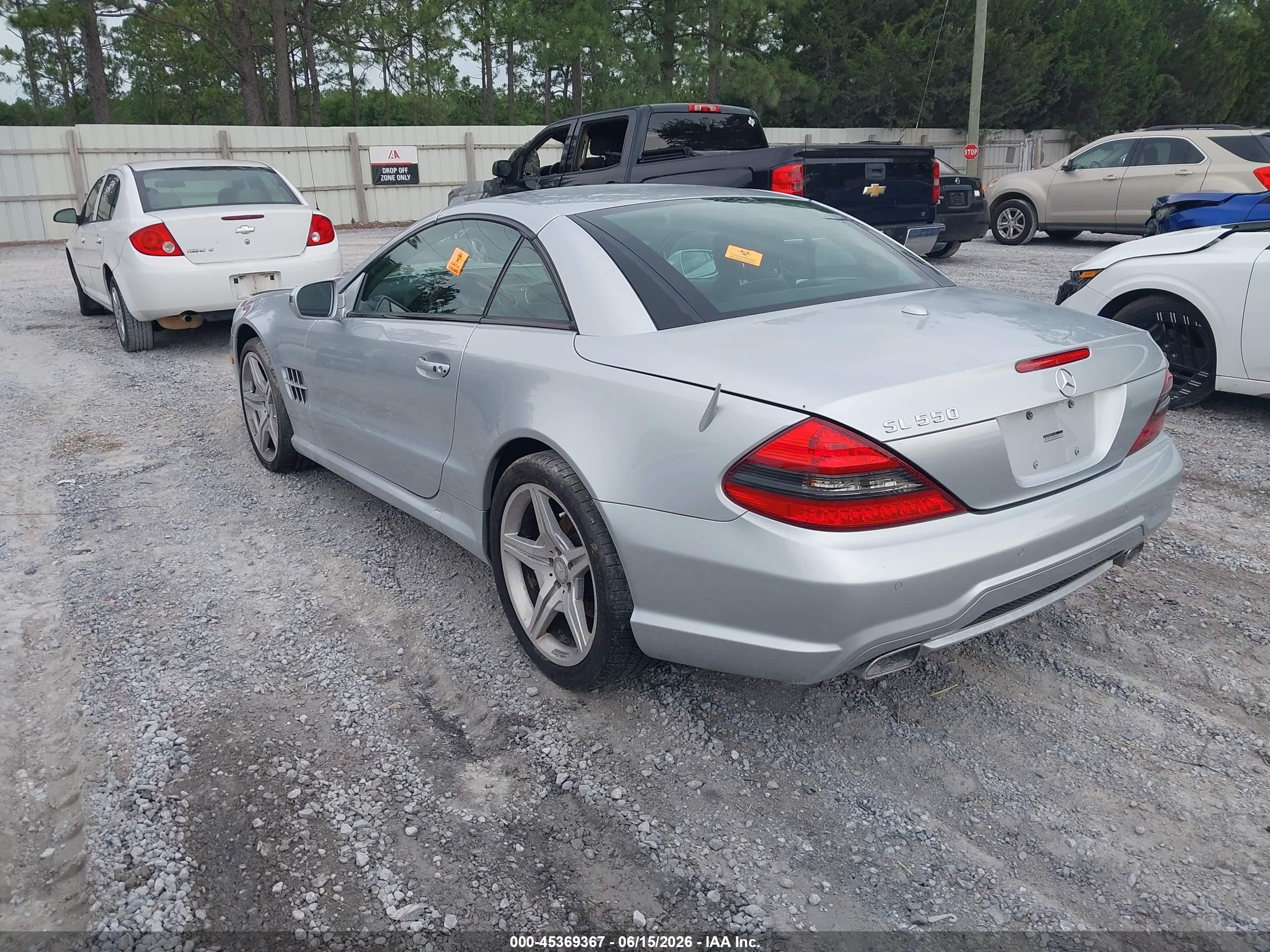 2011 Mercedes-benz Sl 550   Серебряный vin: WDBSK7BA5BF161590