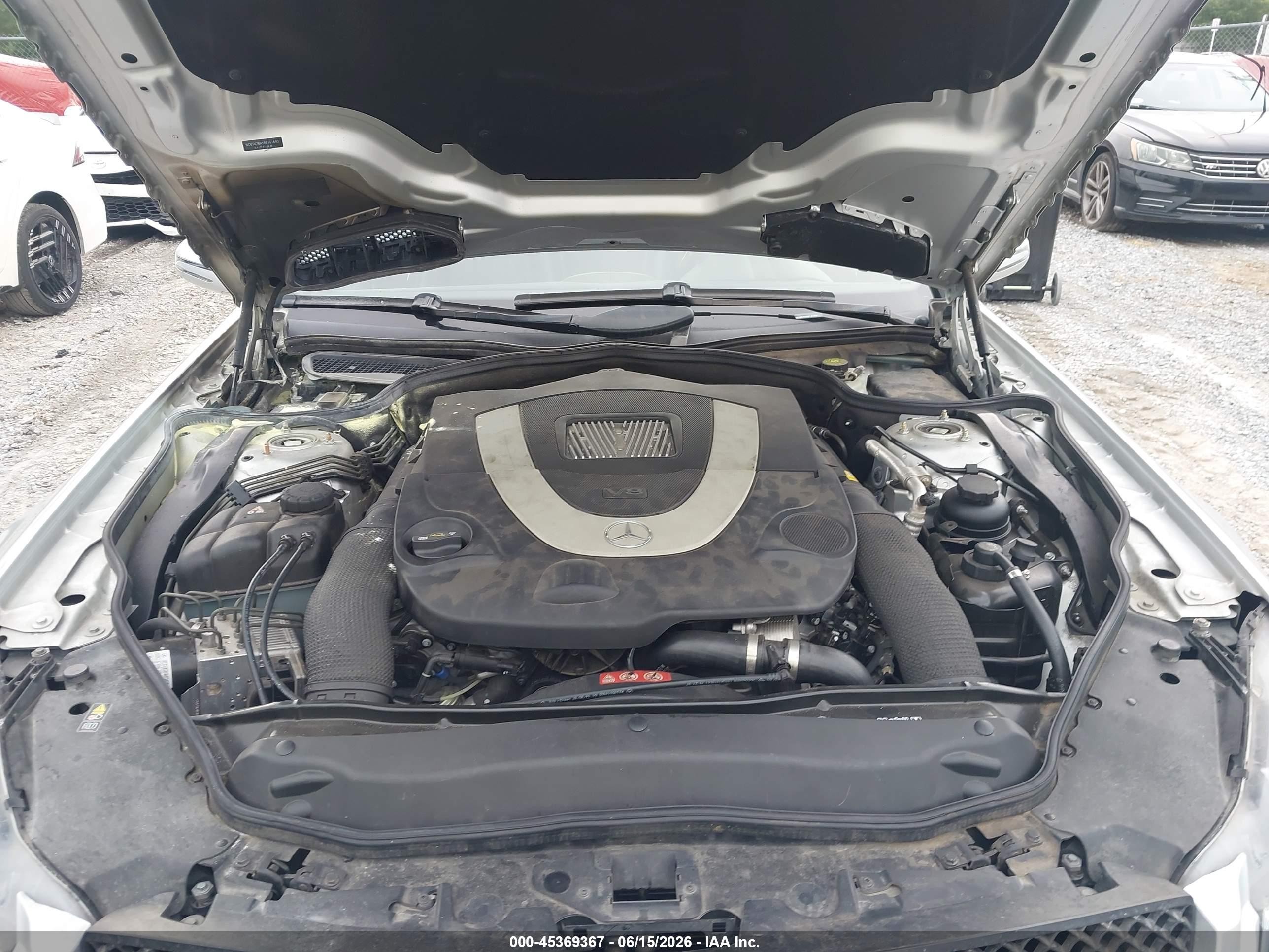 2011 Mercedes-benz Sl 550   Серебряный vin: WDBSK7BA5BF161590