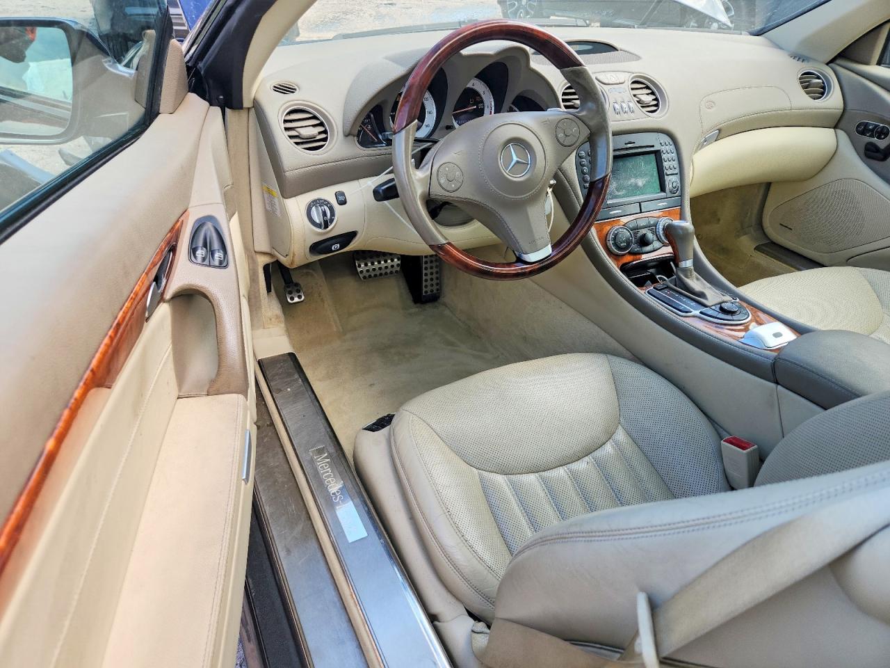2011 Mercedes-benz Sl 550 Blue vin: WDBSK7BA8BF161213