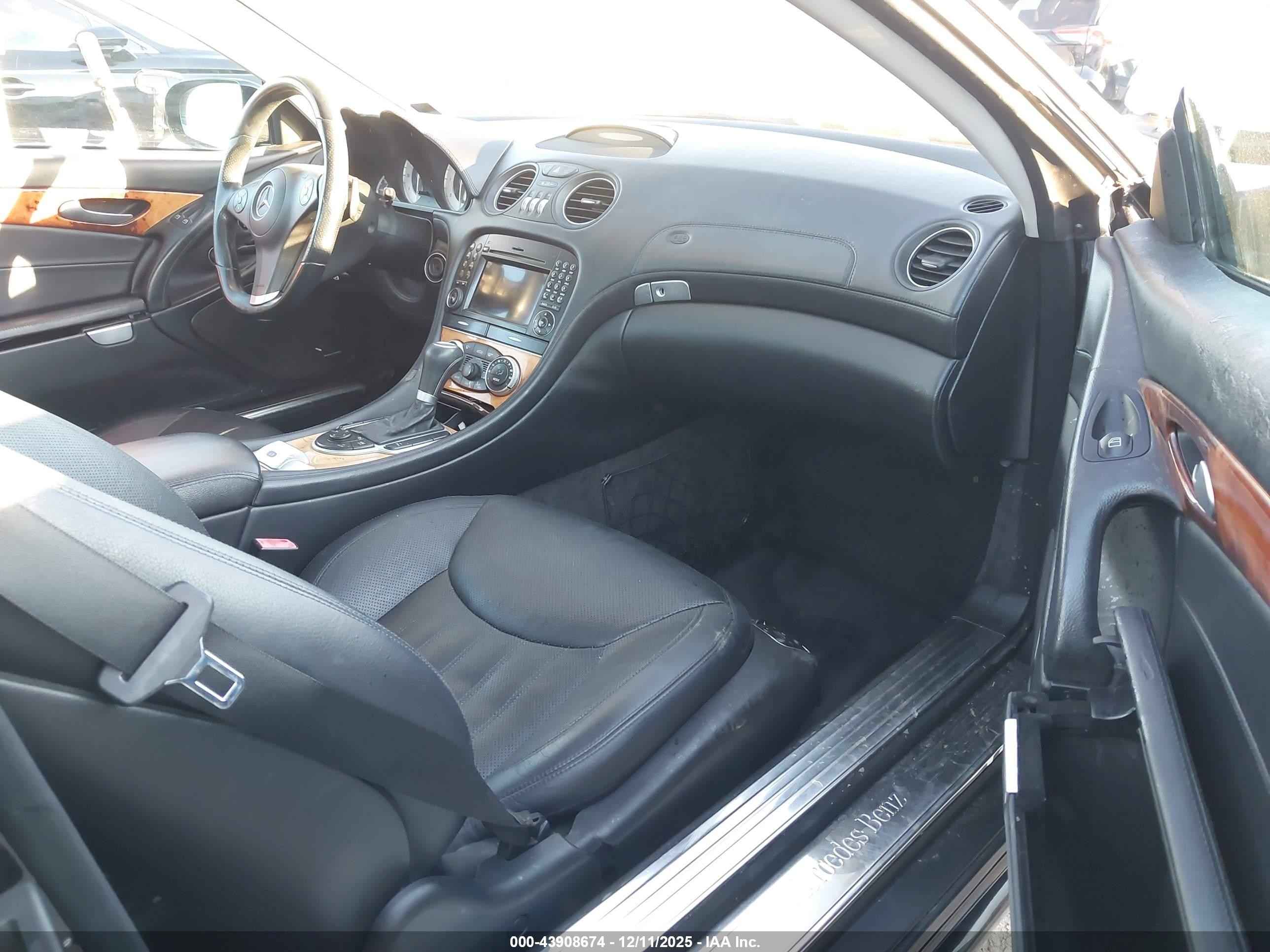 2011 Mercedes-benz Sl 550   Black vin: WDBSK7BA9BF167456