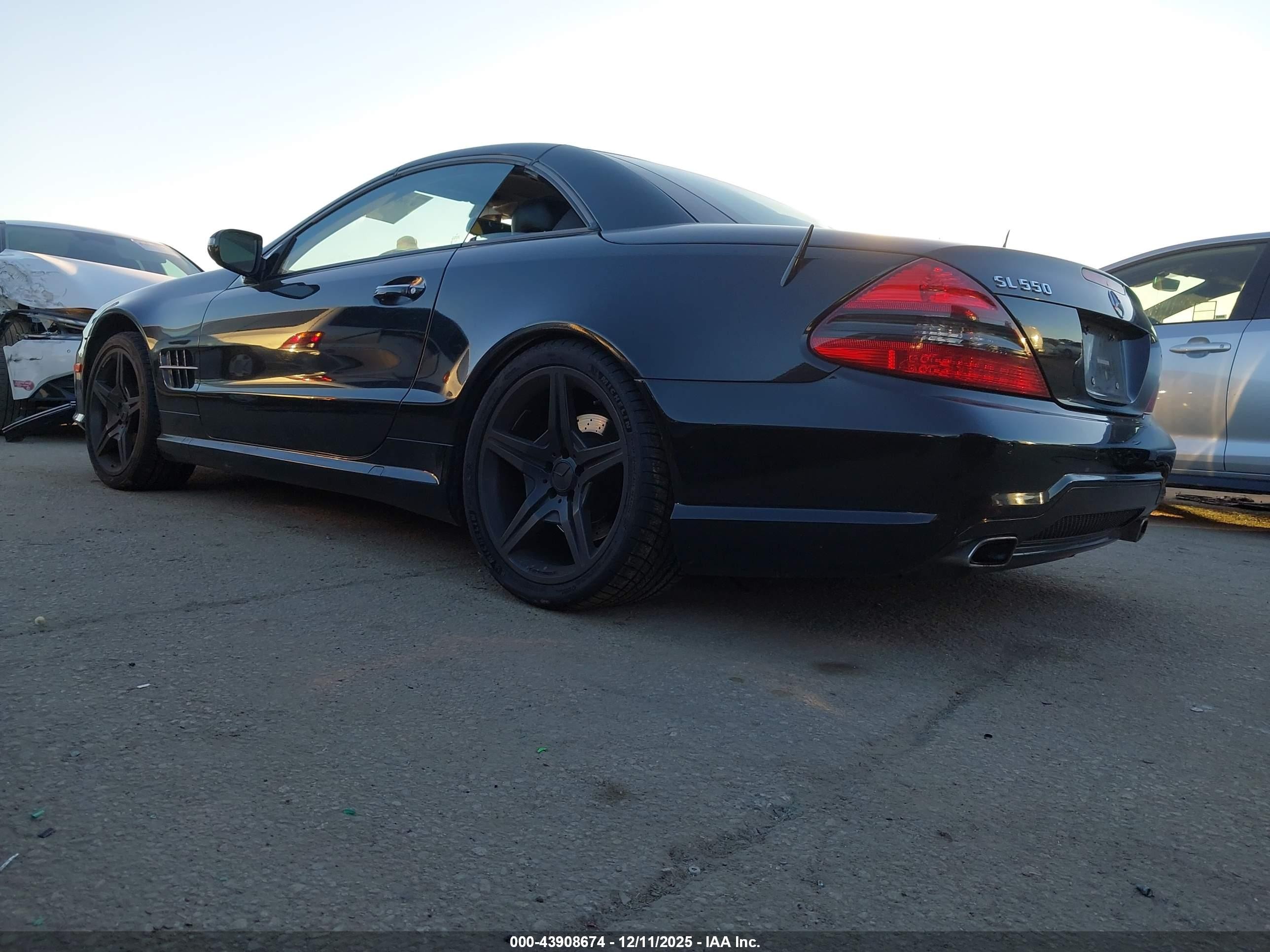2011 Mercedes-benz Sl 550   Black vin: WDBSK7BA9BF167456