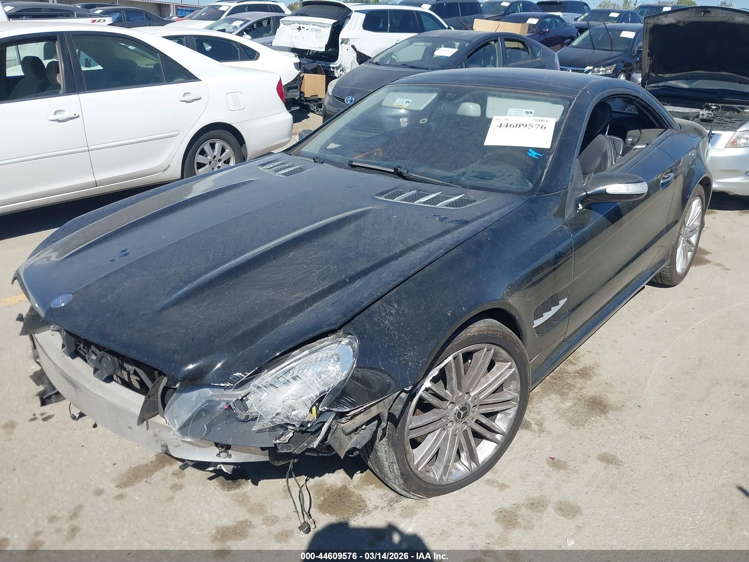 2011 Mercedes-benz Sl 550   Черный vin: WDBSK7BAXBF163447