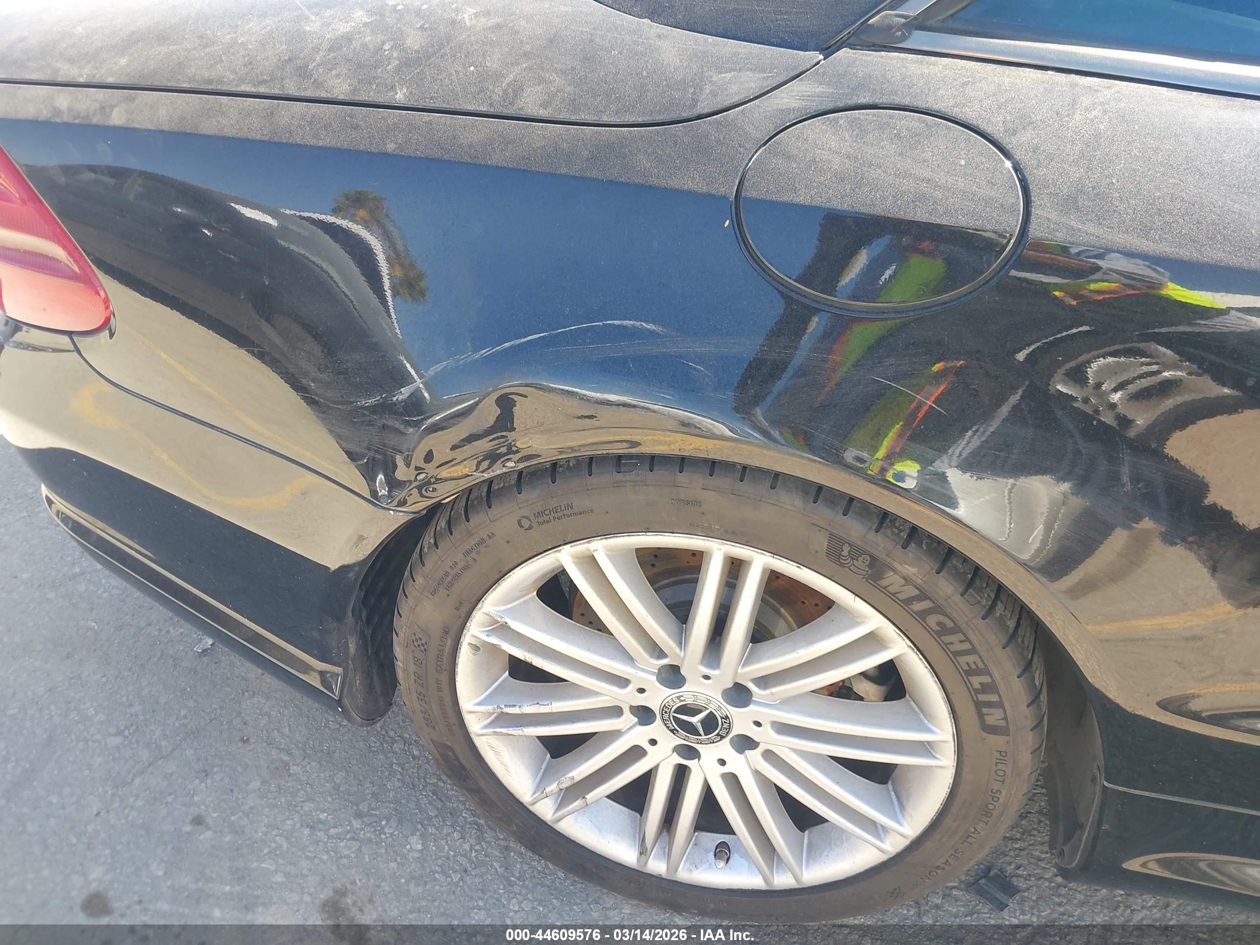 2011 Mercedes-benz Sl 550   Черный vin: WDBSK7BAXBF163447