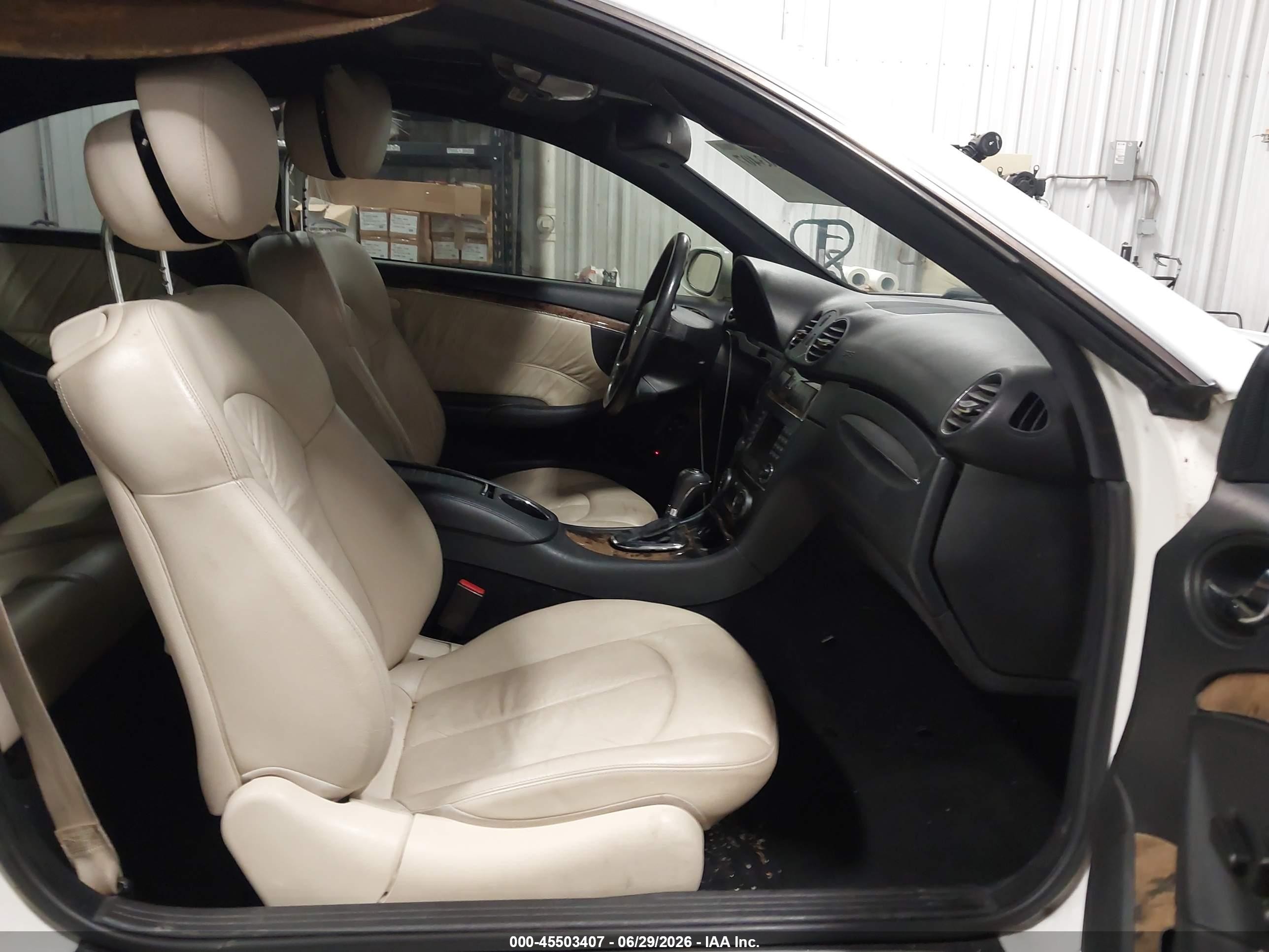 2007 Mercedes-benz Clk 350   White vin: WDBTJ56H17F208916