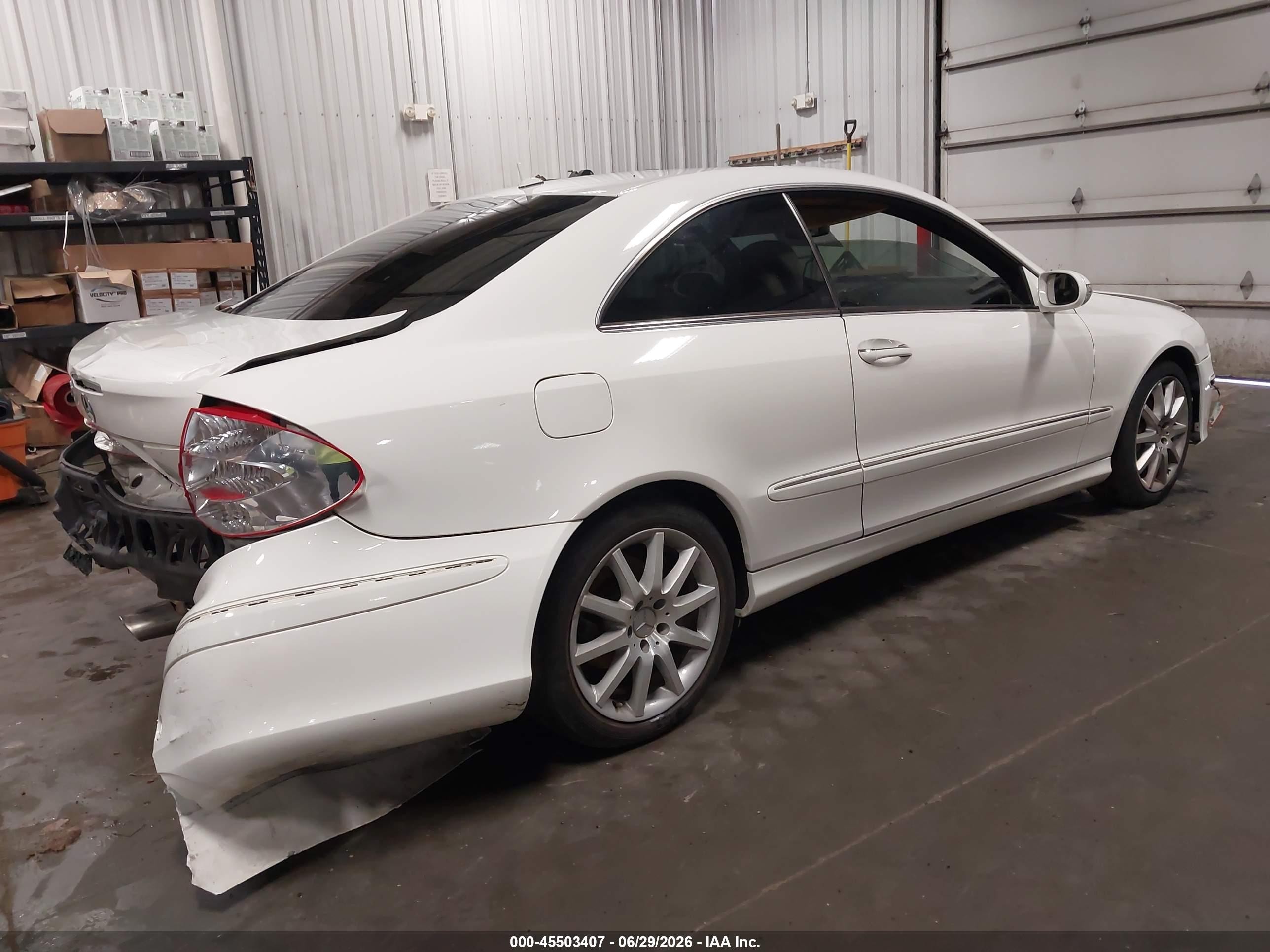 2007 Mercedes-benz Clk 350   White vin: WDBTJ56H17F208916