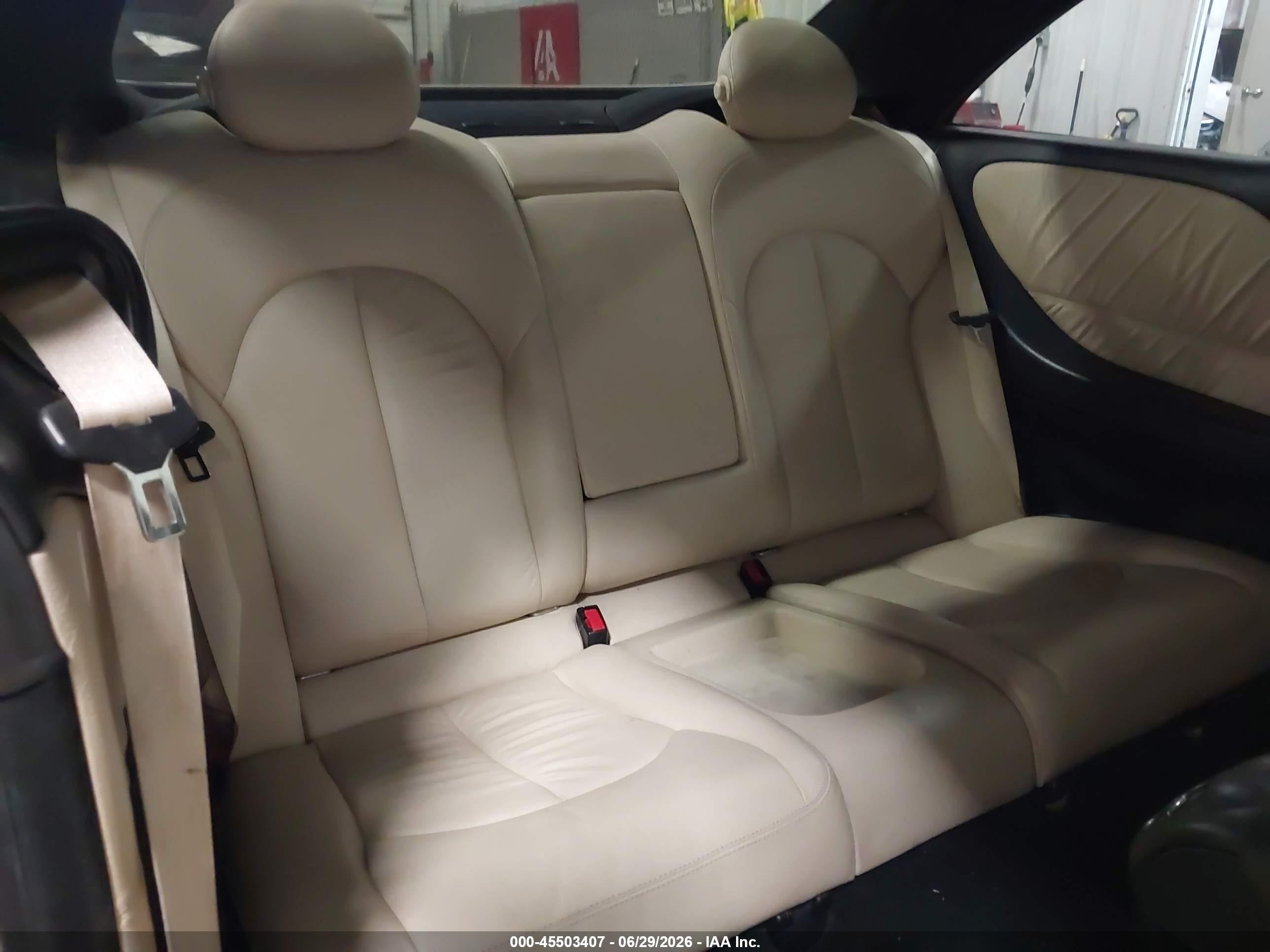 2007 Mercedes-benz Clk 350   White vin: WDBTJ56H17F208916