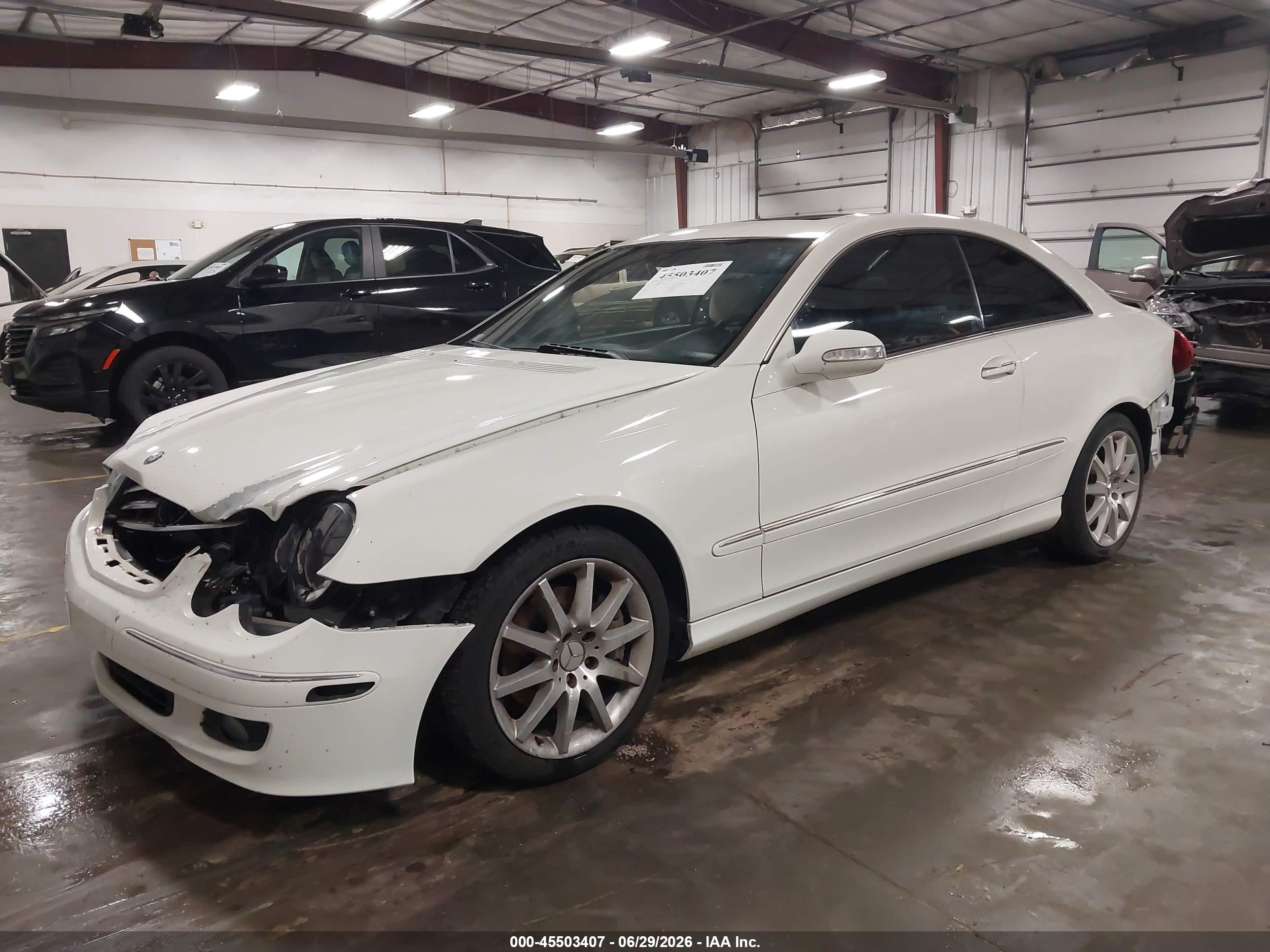 2007 Mercedes-benz Clk 350   White vin: WDBTJ56H17F208916