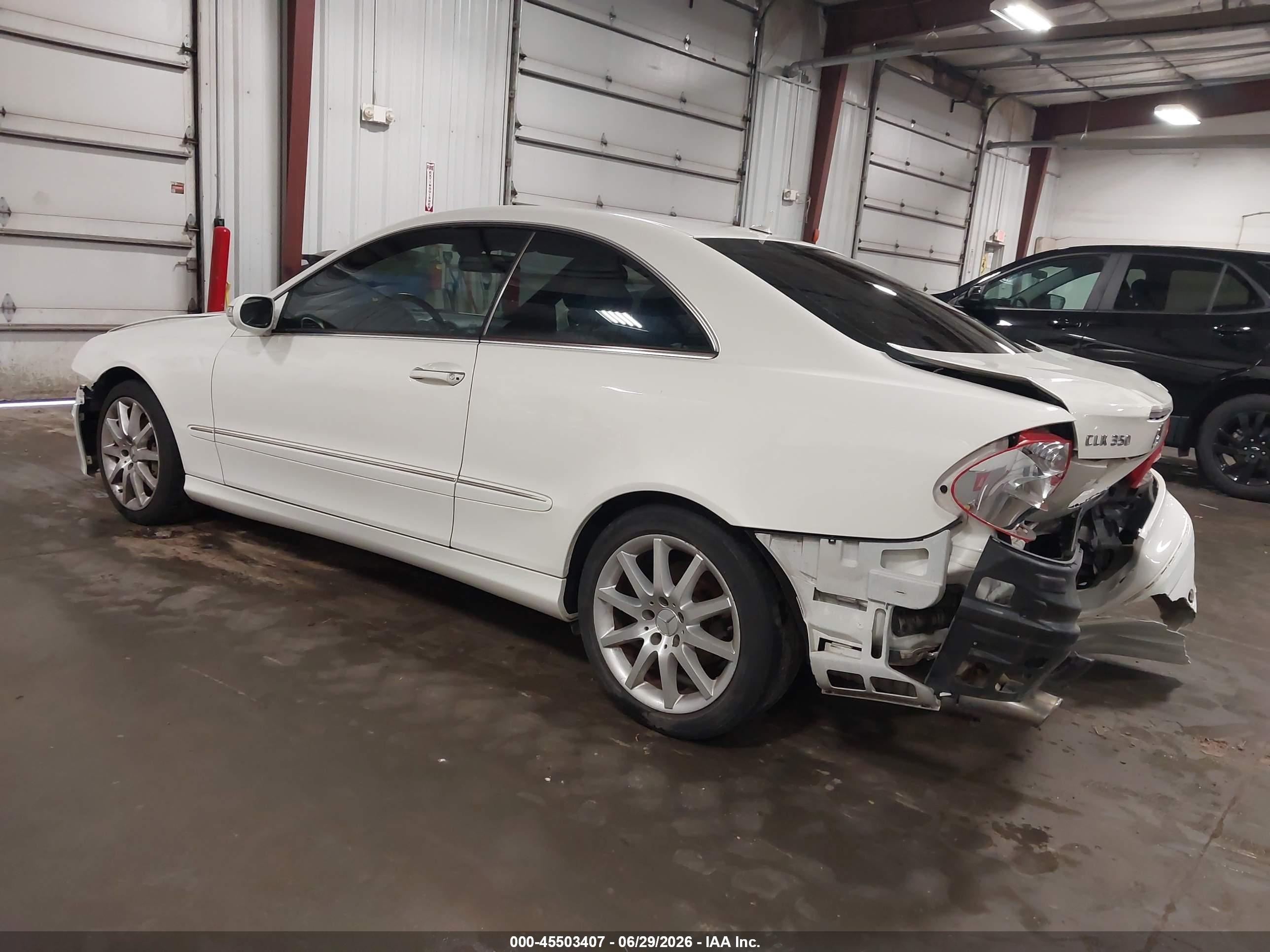2007 Mercedes-benz Clk 350   White vin: WDBTJ56H17F208916