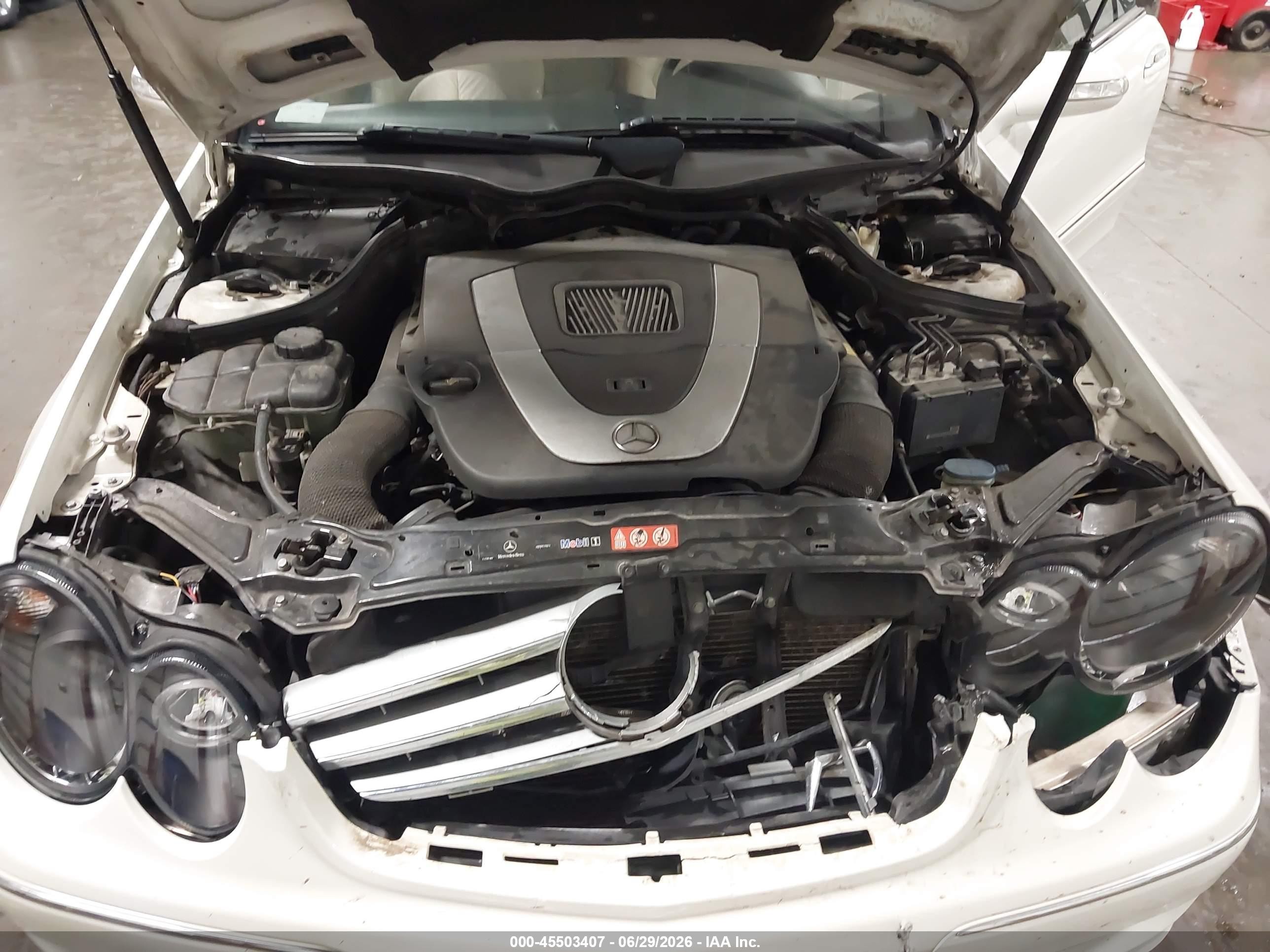 2007 Mercedes-benz Clk 350   White vin: WDBTJ56H17F208916