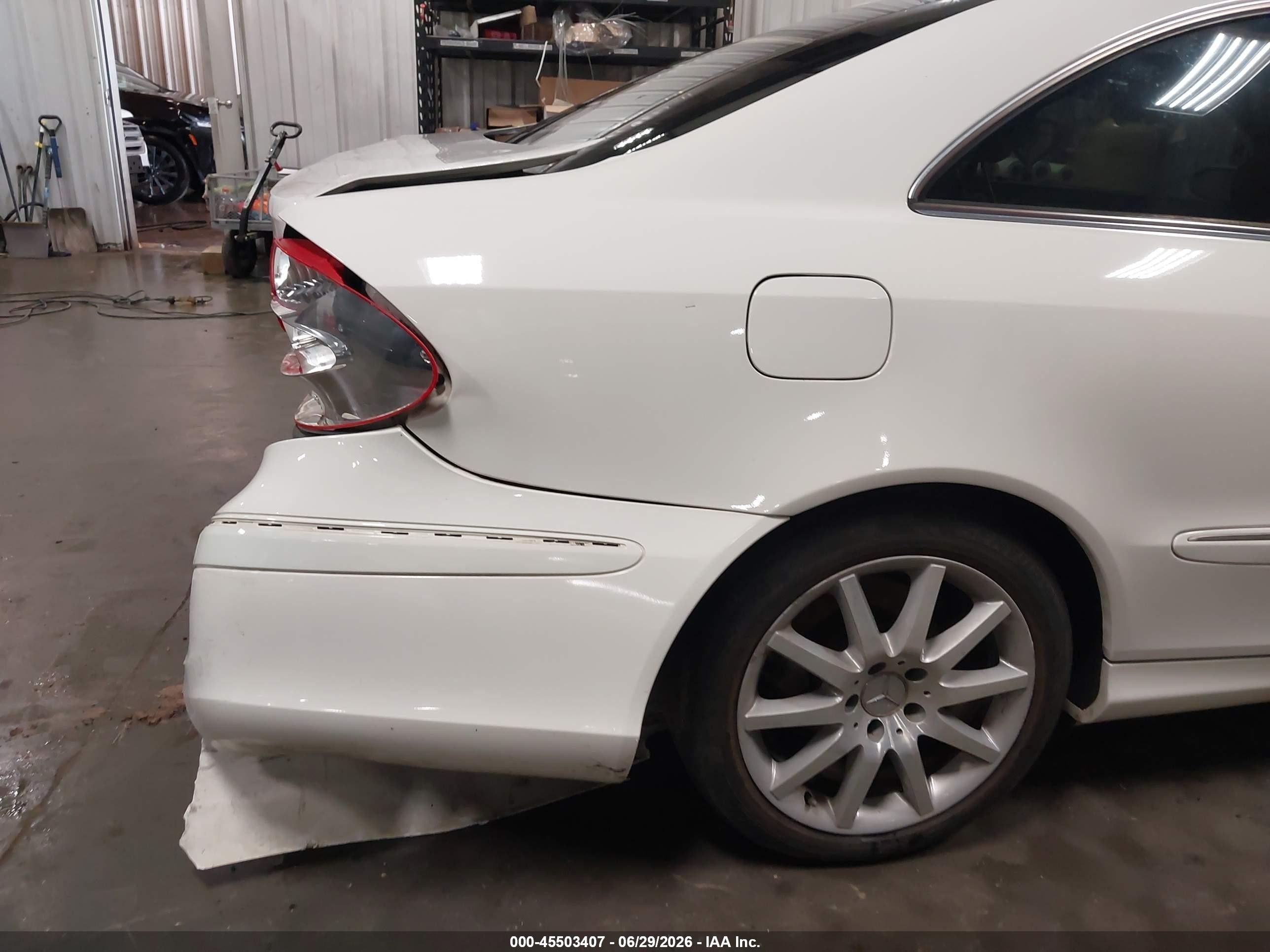 2007 Mercedes-benz Clk 350   White vin: WDBTJ56H17F208916