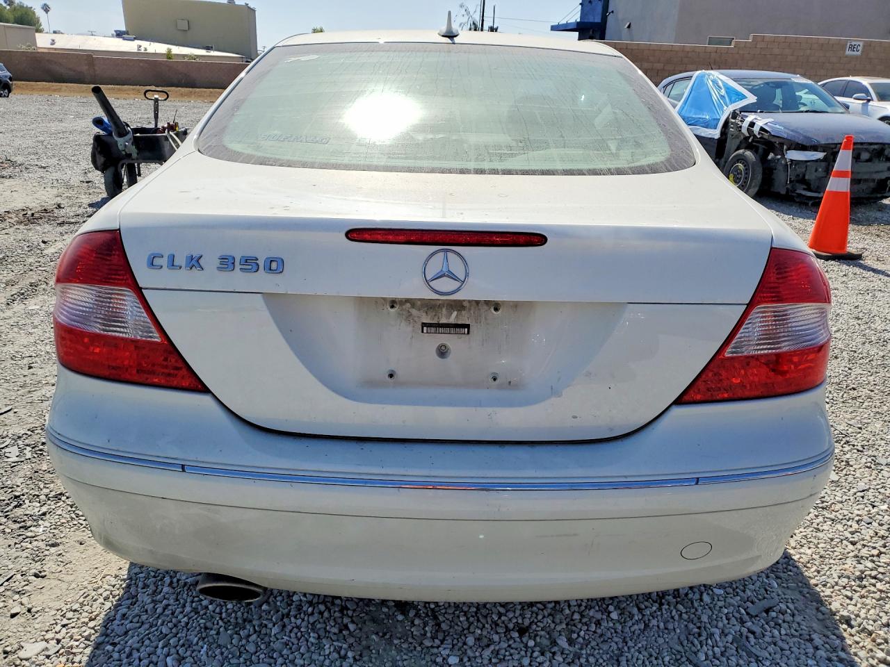 2007 Mercedes-benz Clk 350 White vin: WDBTJ56H17F221150