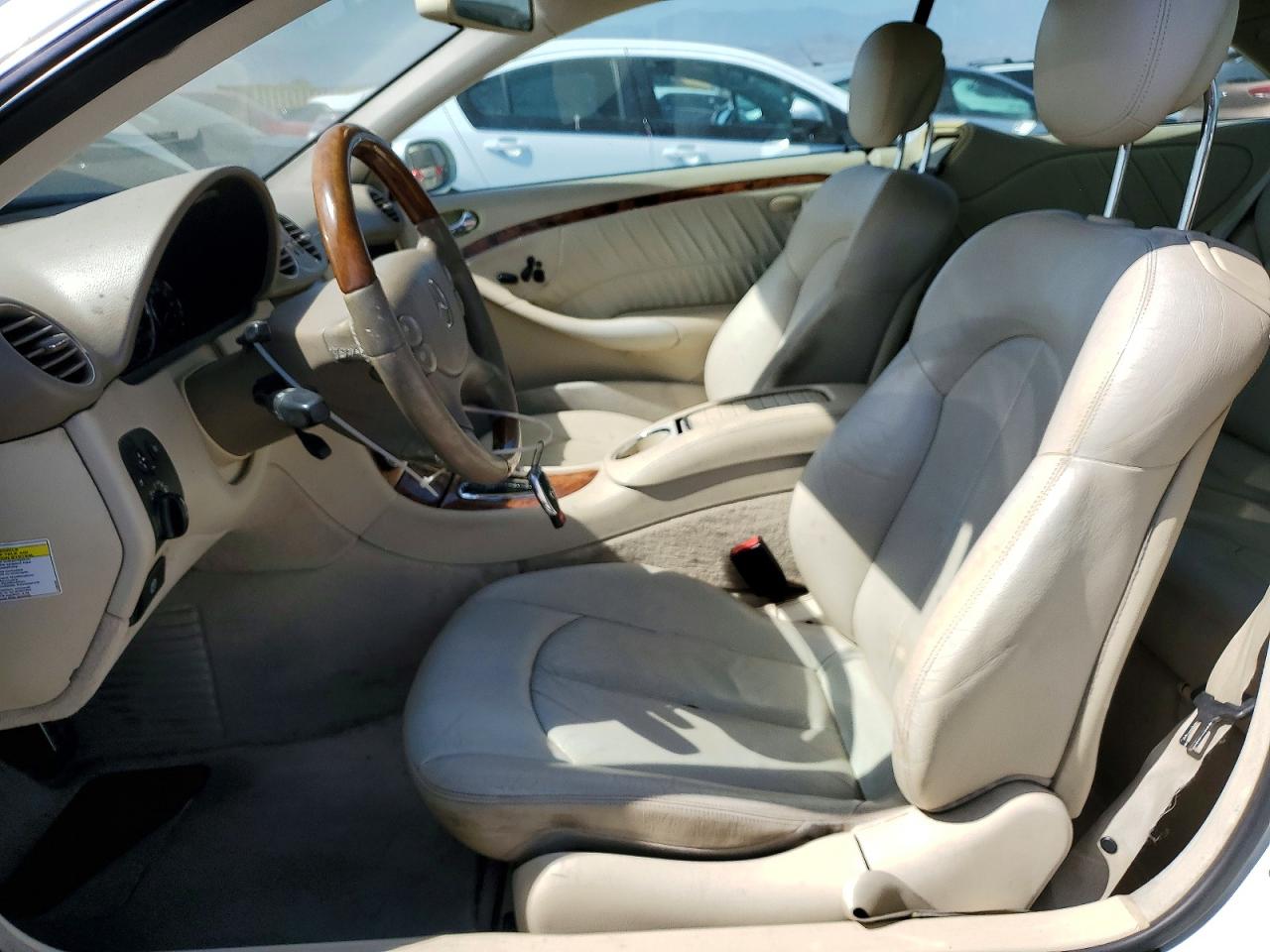 2007 Mercedes-benz Clk 350 White vin: WDBTJ56H17F221150