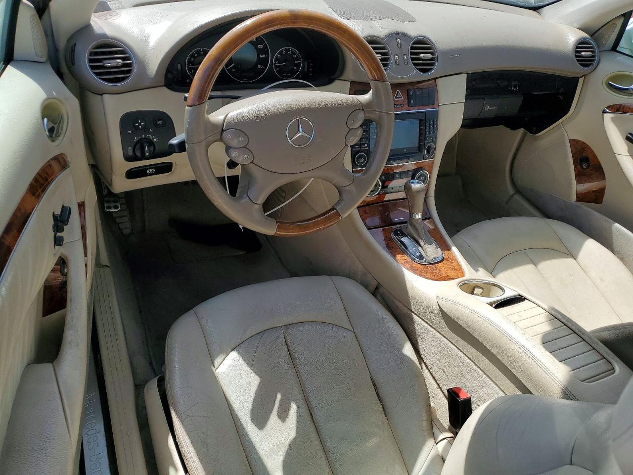 2007 Mercedes-benz Clk 350 White vin: WDBTJ56H17F221150