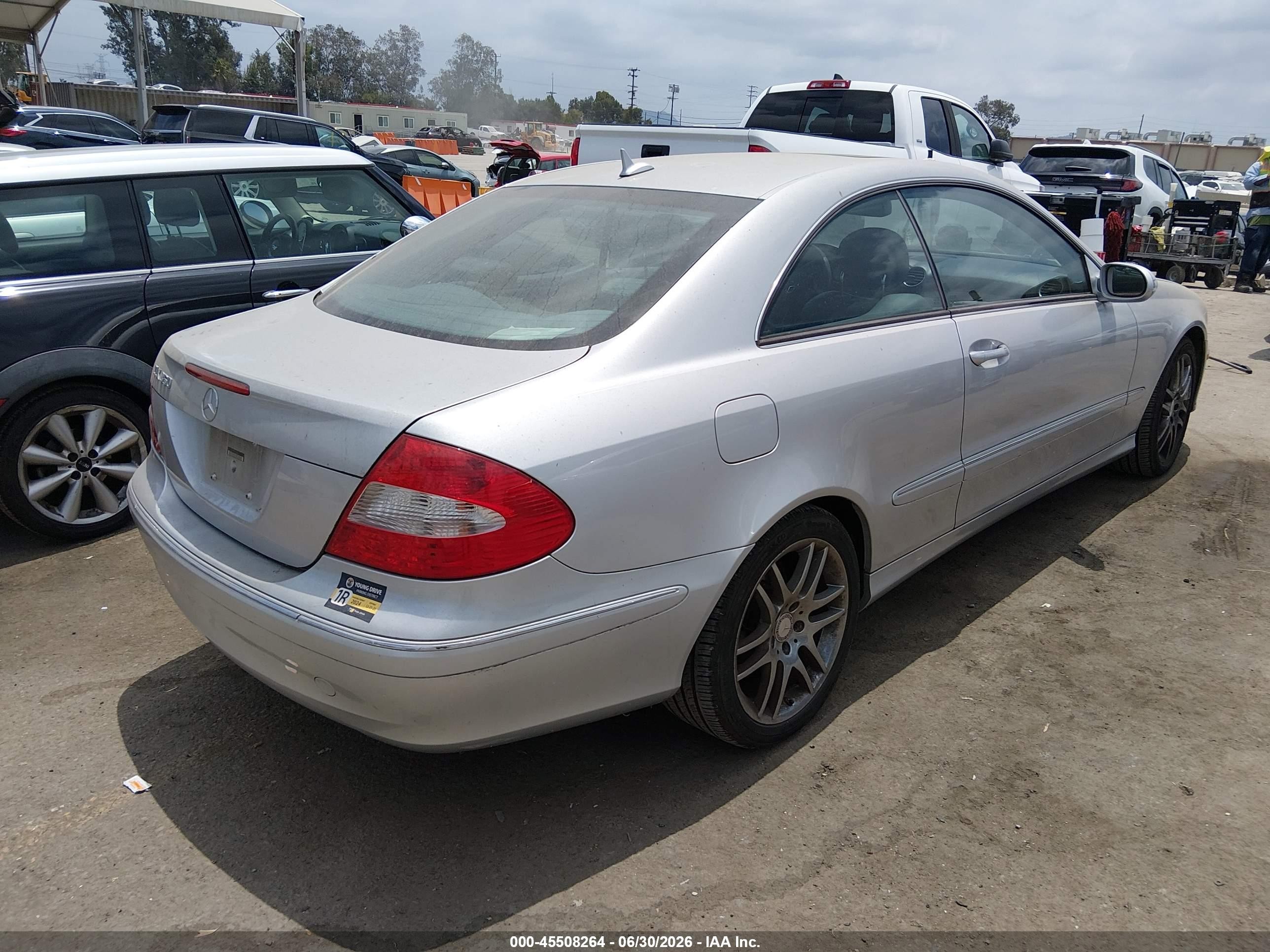 2008 Mercedes-benz Clk 350   Silver vin: WDBTJ56H18F237205