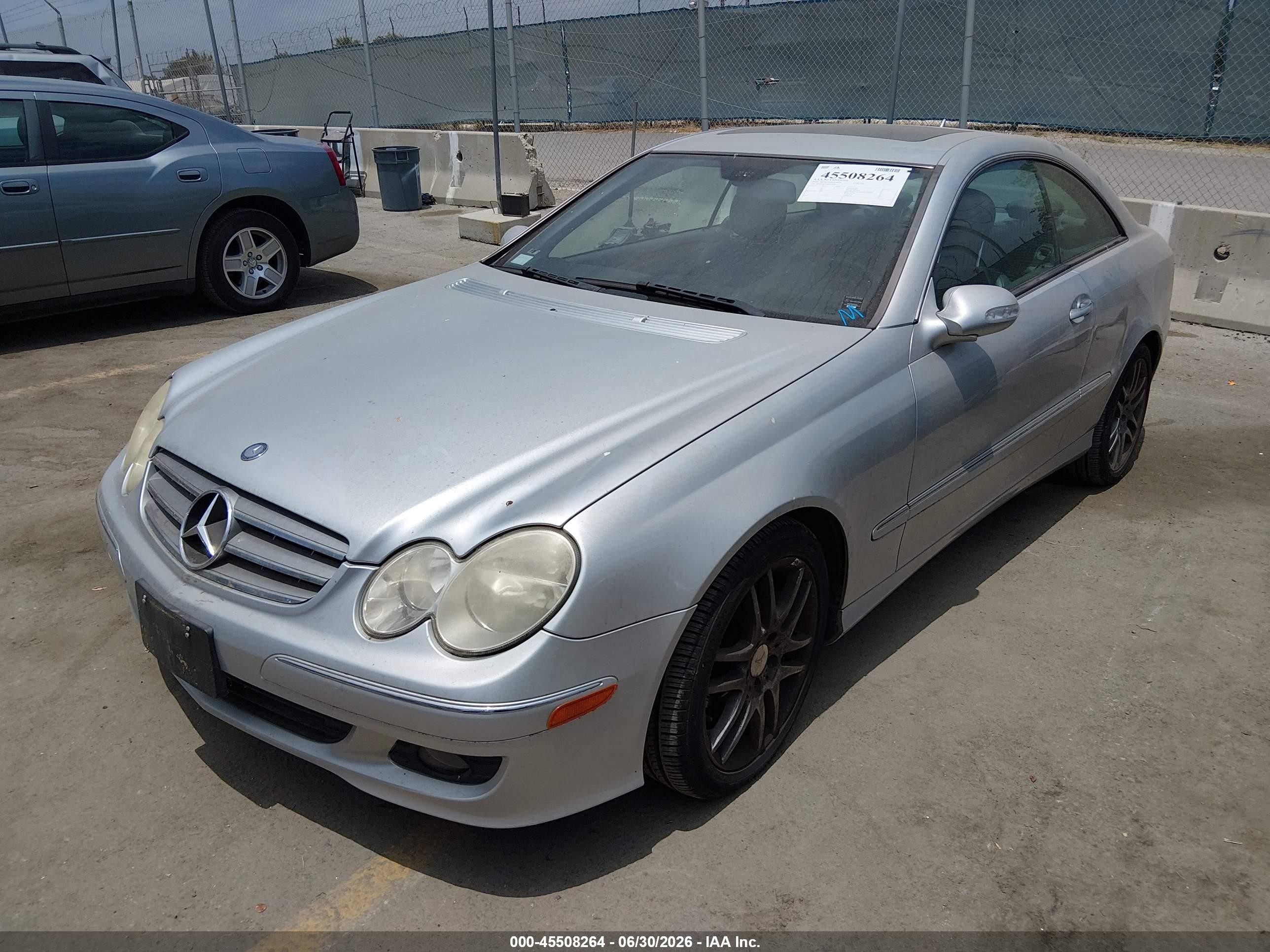 2008 Mercedes-benz Clk 350   Silver vin: WDBTJ56H18F237205