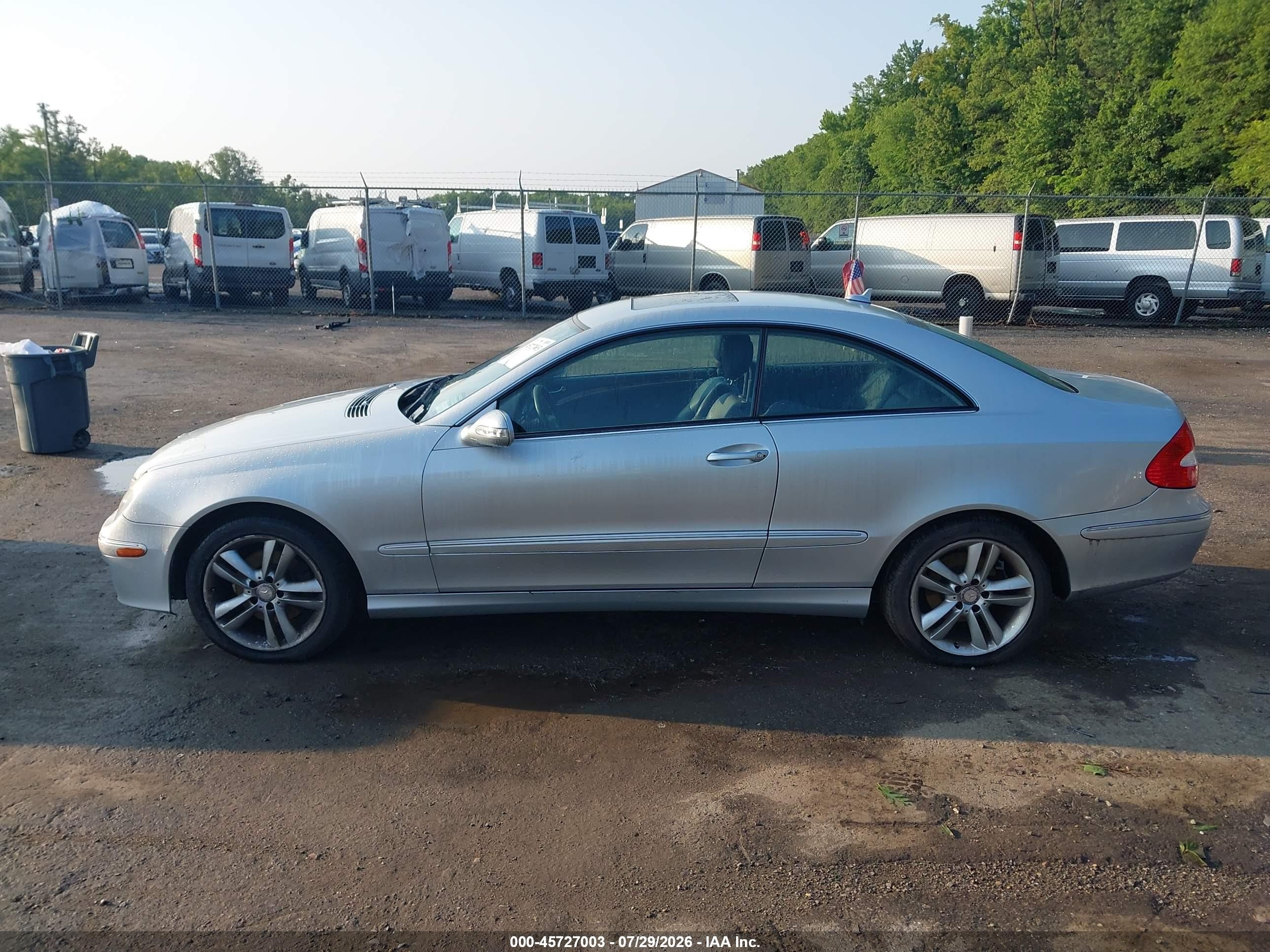 2009 Mercedes-benz Clk 350   Silver vin: WDBTJ56H19F262803