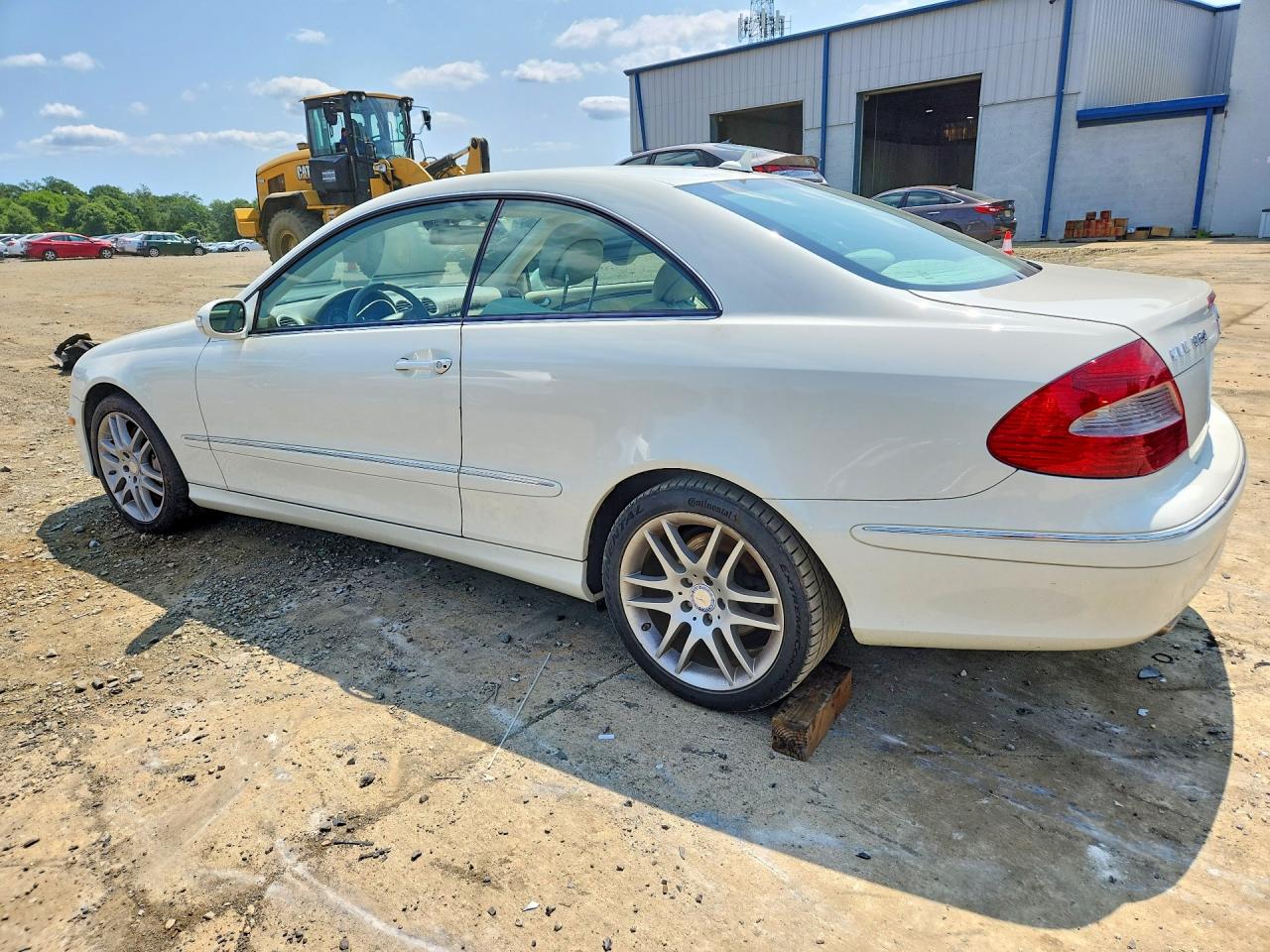 2009 Mercedes-benz Clk 350 White vin: WDBTJ56H39F266464