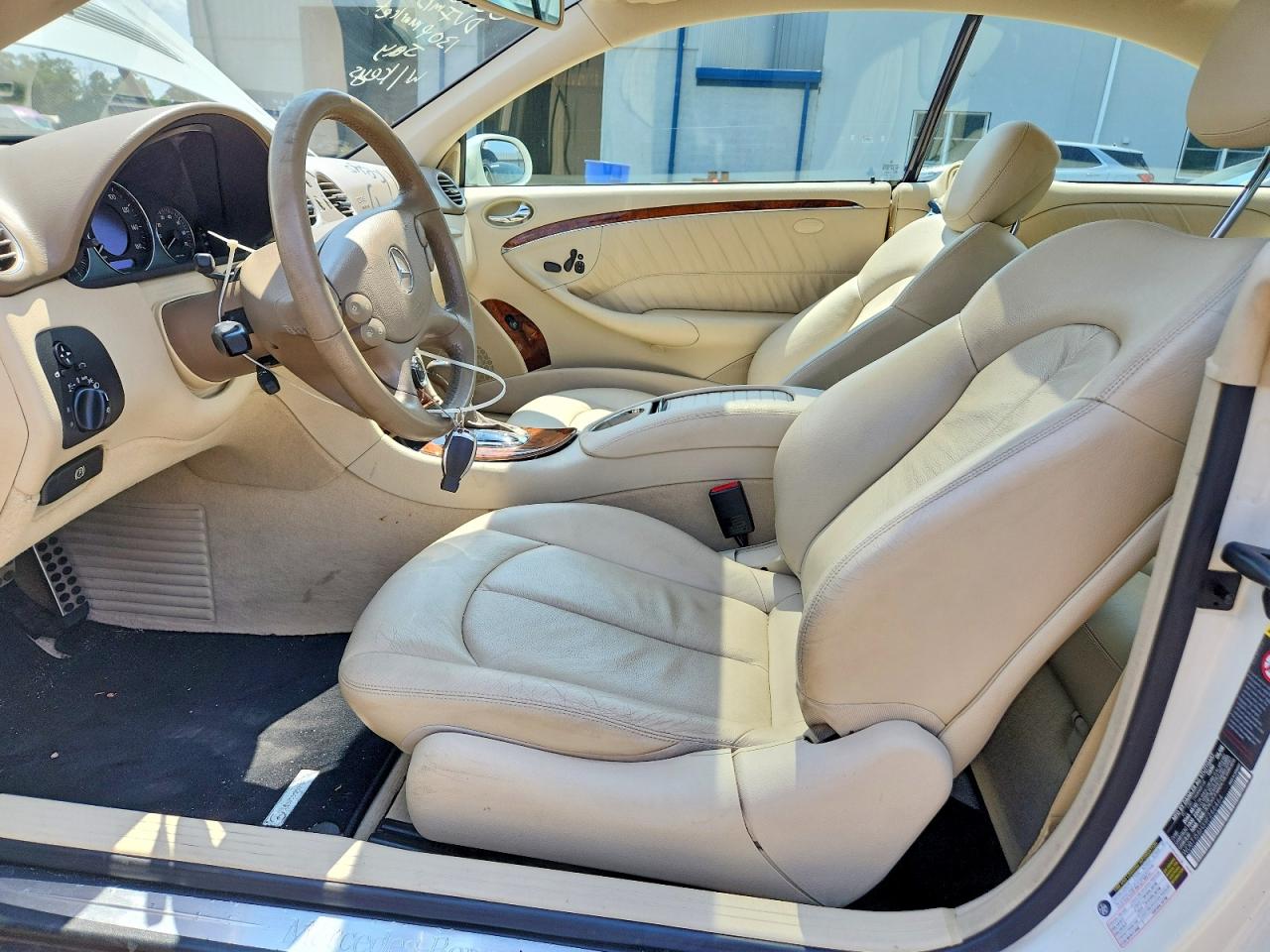 2009 Mercedes-benz Clk 350 White vin: WDBTJ56H39F266464