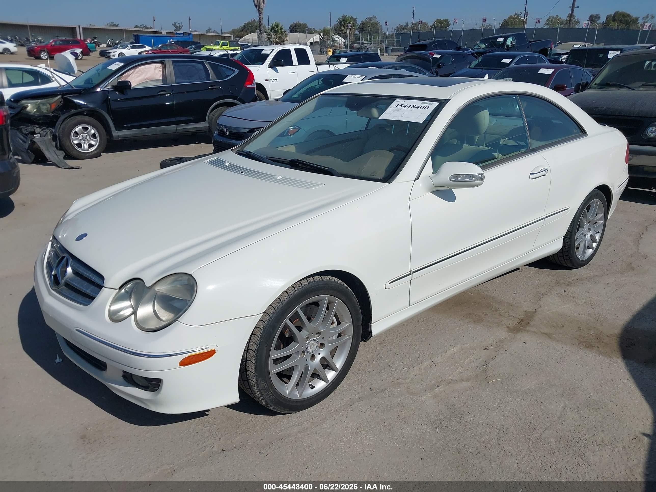 2009 Mercedes-benz Clk 350   Белый vin: WDBTJ56H39F269283