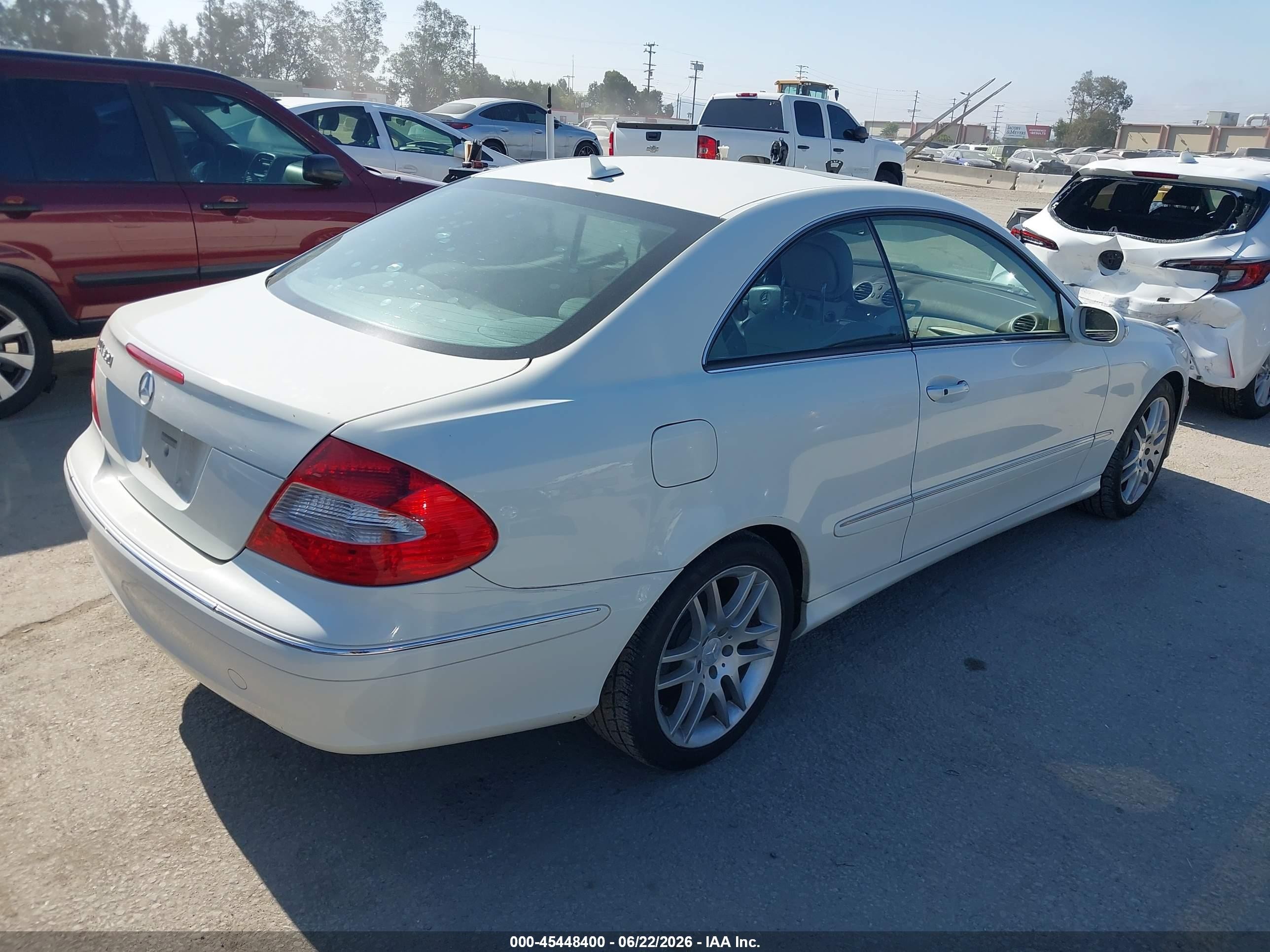 2009 Mercedes-benz Clk 350   Белый vin: WDBTJ56H39F269283