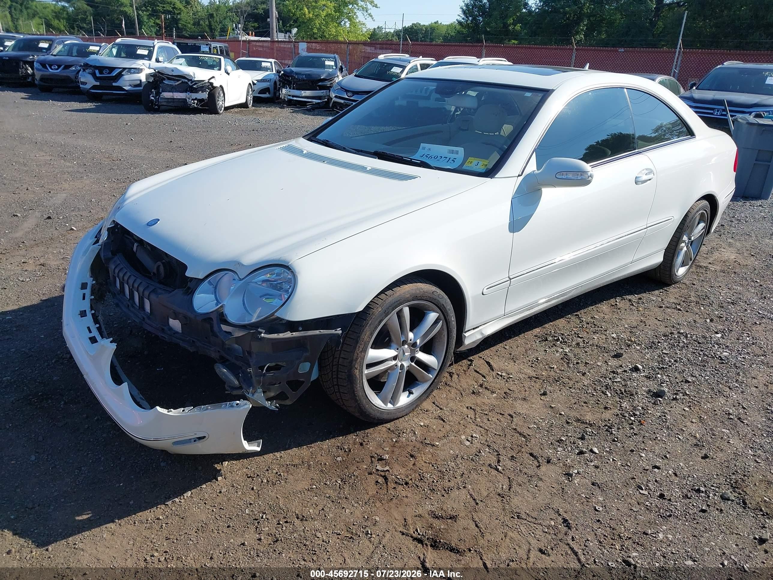 2007 Mercedes-benz Clk 350   White vin: WDBTJ56H57F208532