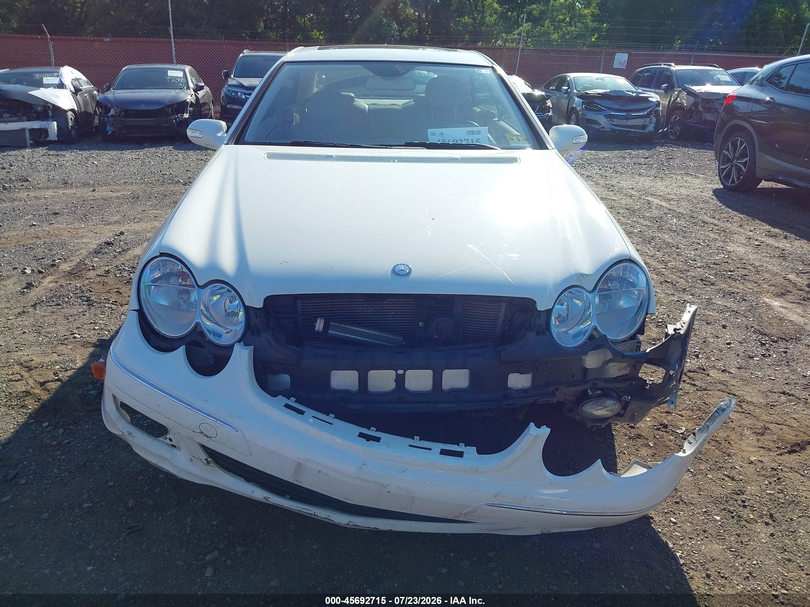 2007 Mercedes-benz Clk 350   White vin: WDBTJ56H57F208532